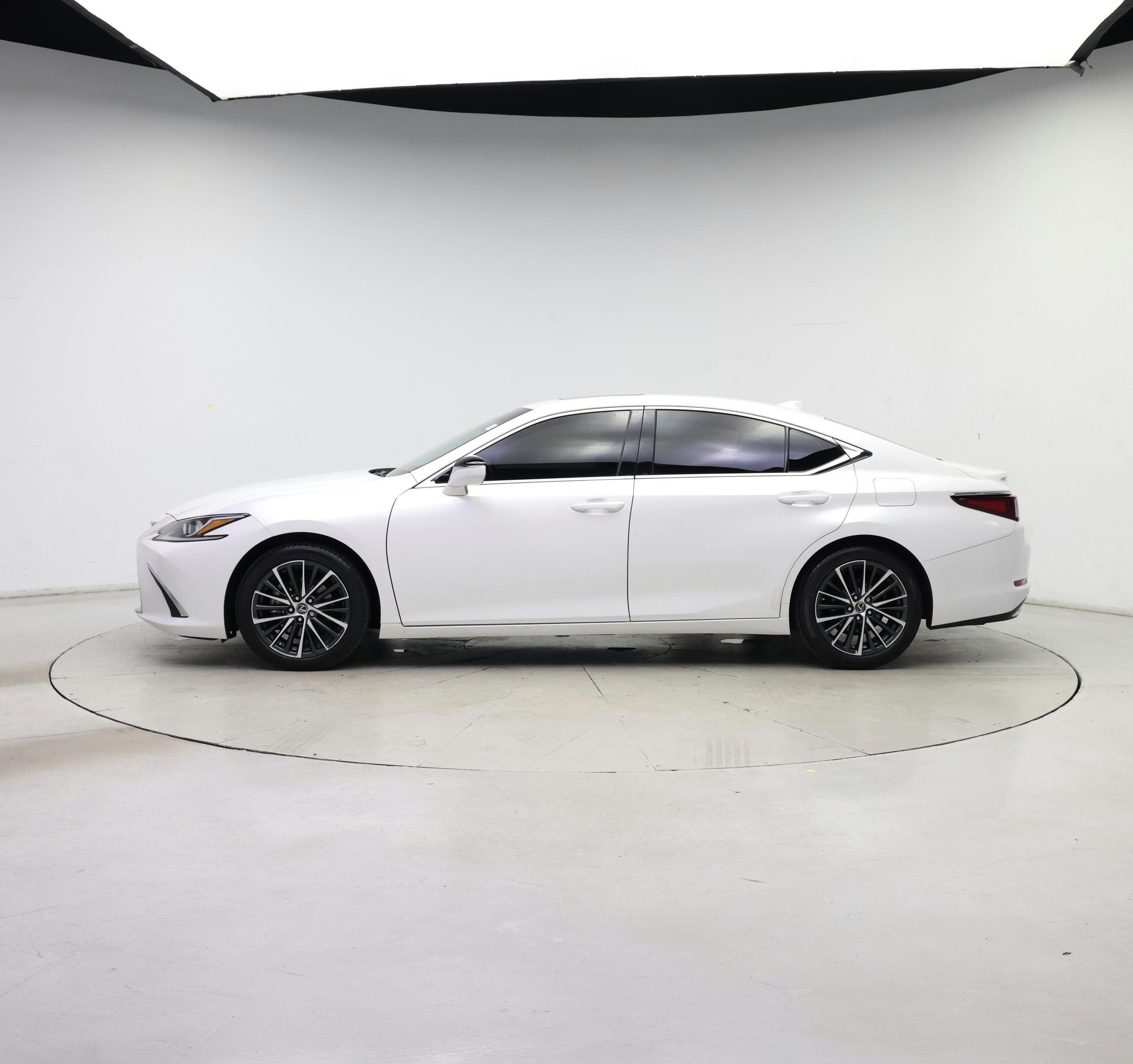Thumbnail: 2023 Lexus ES - 3