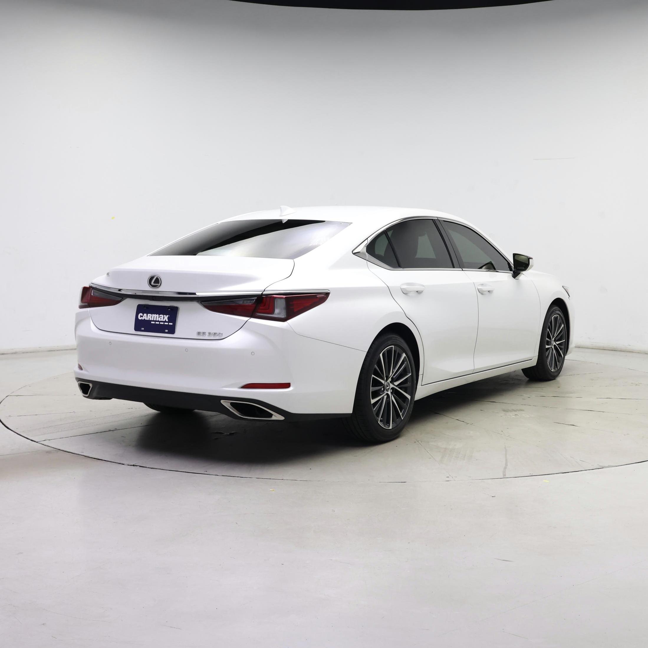 Thumbnail: 2023 Lexus ES - 8