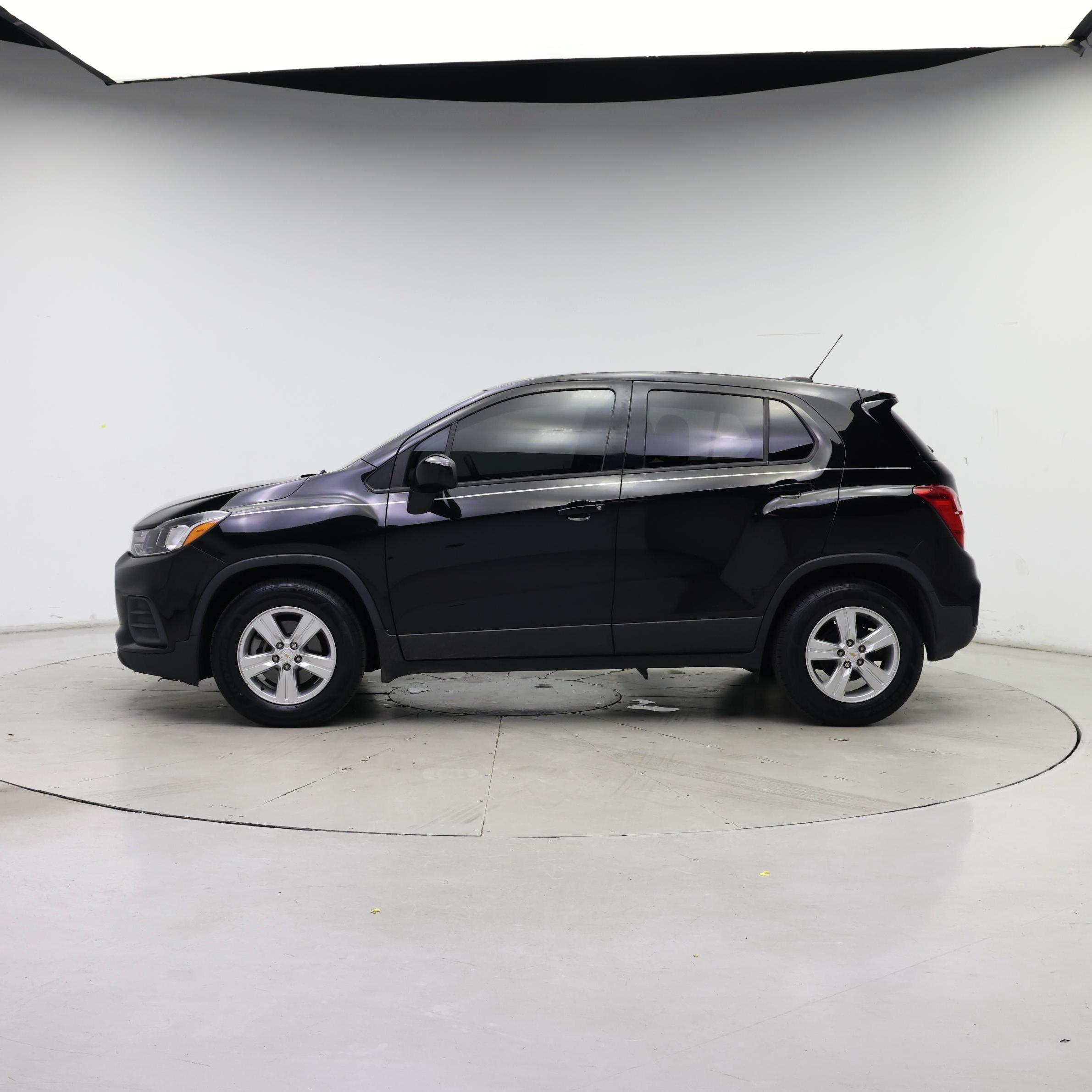Thumbnail: 2020 Chevrolet Trax - 3