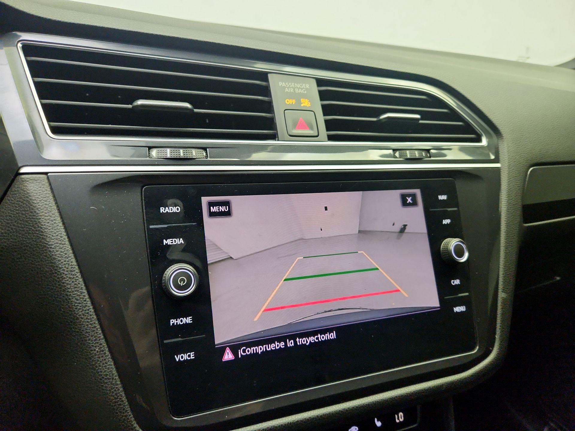 Thumbnail: 2020 Volkswagen Tiguan - 14