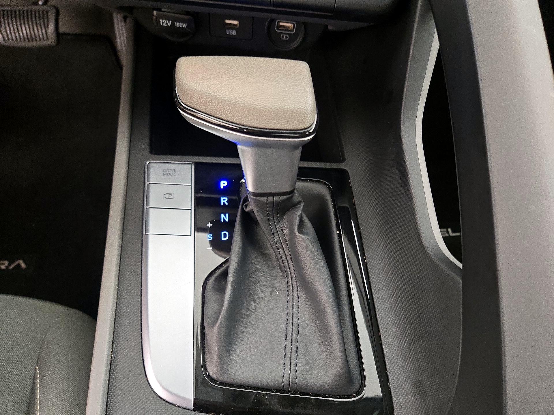 Thumbnail: 2022 Hyundai Elantra - 17