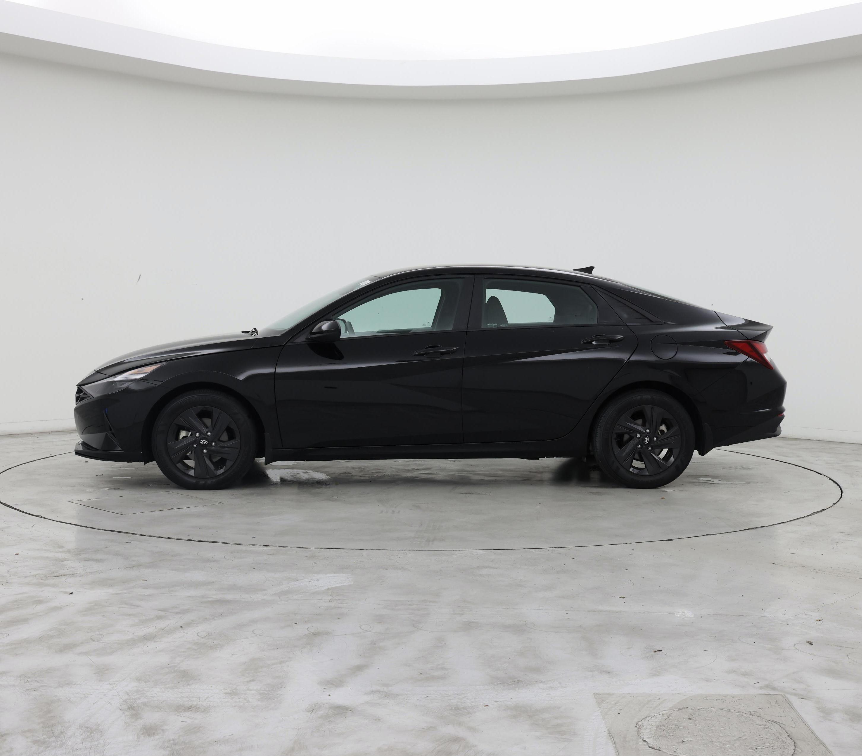 Thumbnail: 2022 Hyundai Elantra - 3