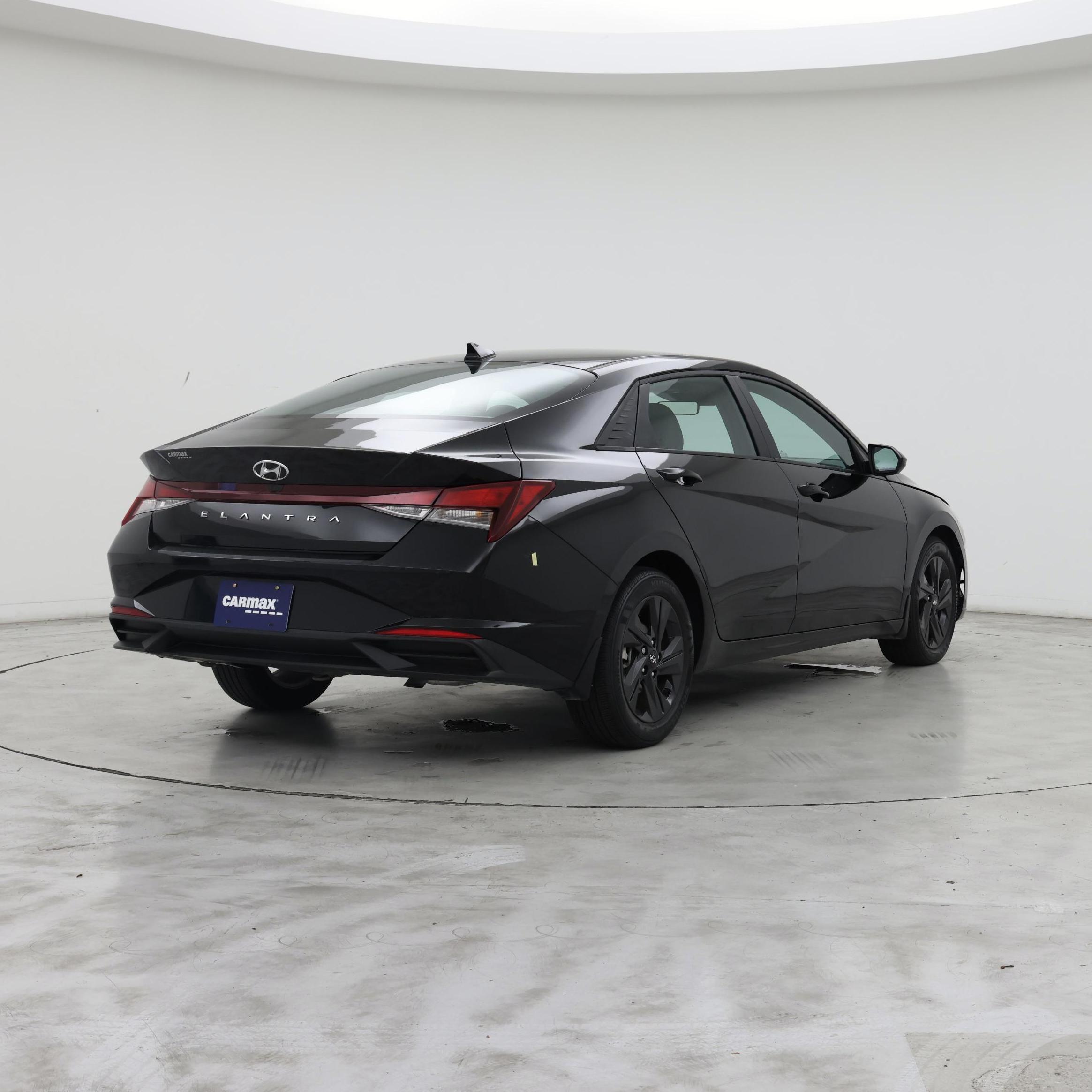 Thumbnail: 2022 Hyundai Elantra - 8