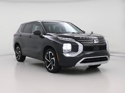 Black 2023 Mitsubishi Outlander SE