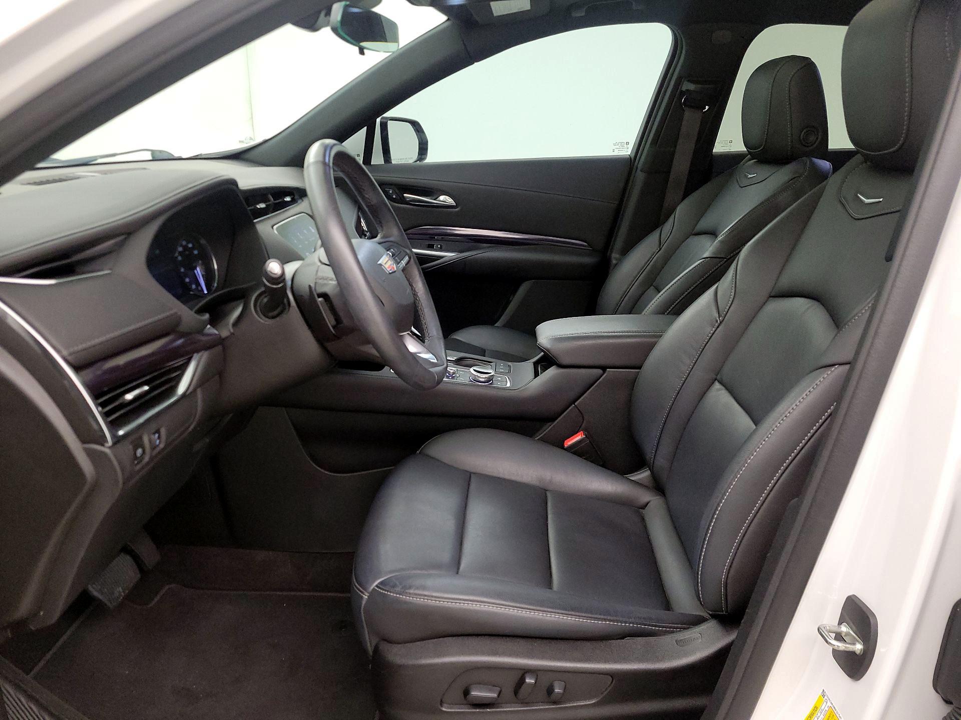 Thumbnail: 2022 Cadillac XT4 - 11