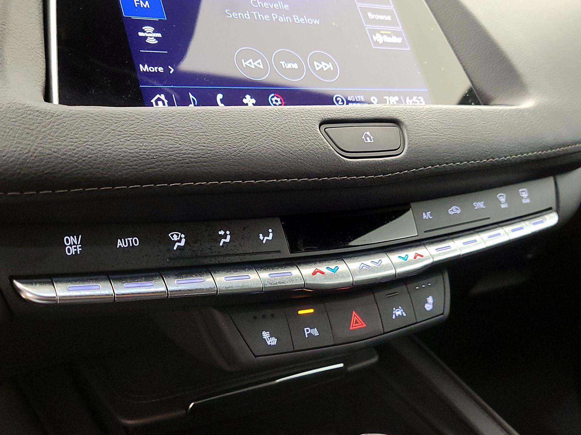 Thumbnail: 2022 Cadillac XT4 - 16