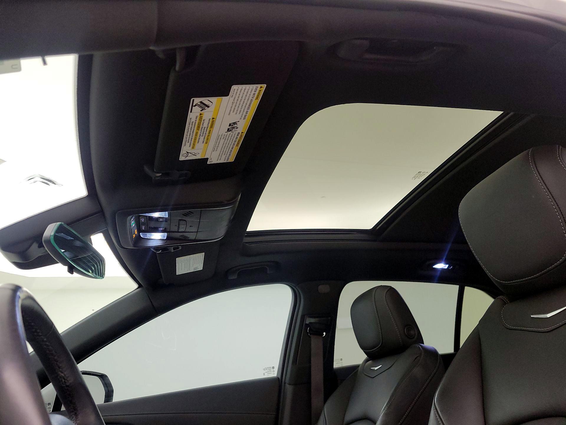 Thumbnail: 2022 Cadillac XT4 - 19