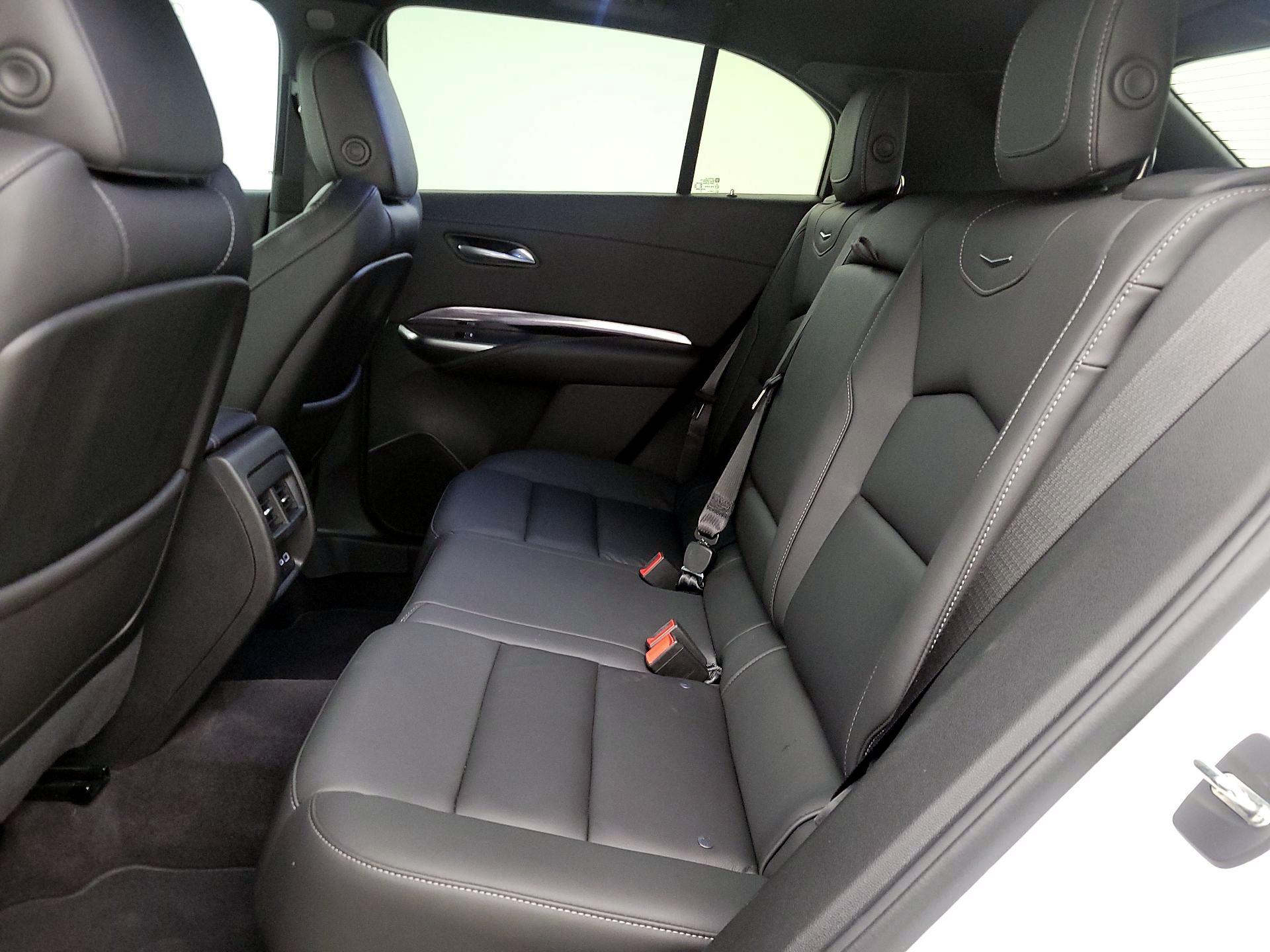 Thumbnail: 2022 Cadillac XT4 - 20