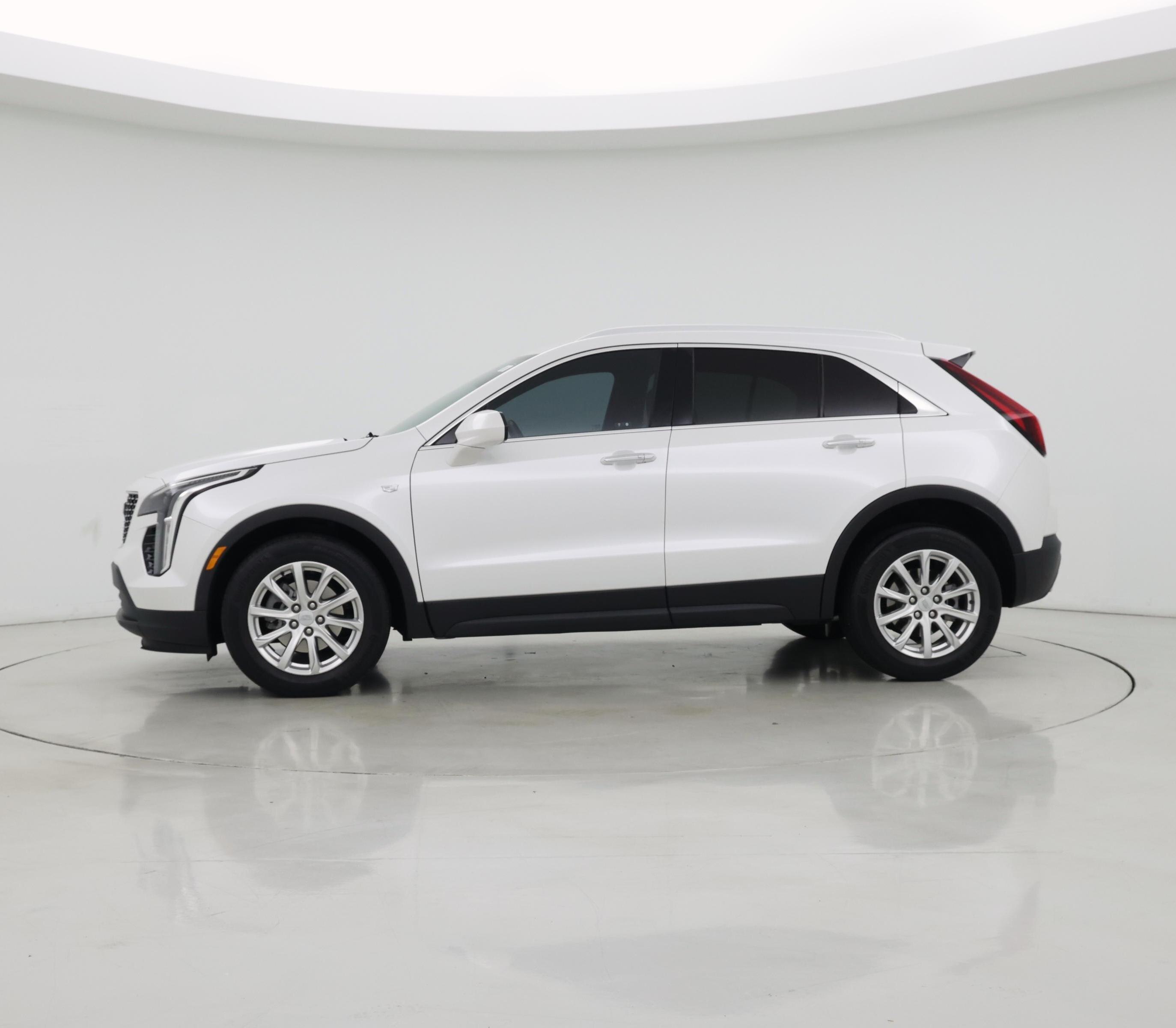 Thumbnail: 2022 Cadillac XT4 - 3