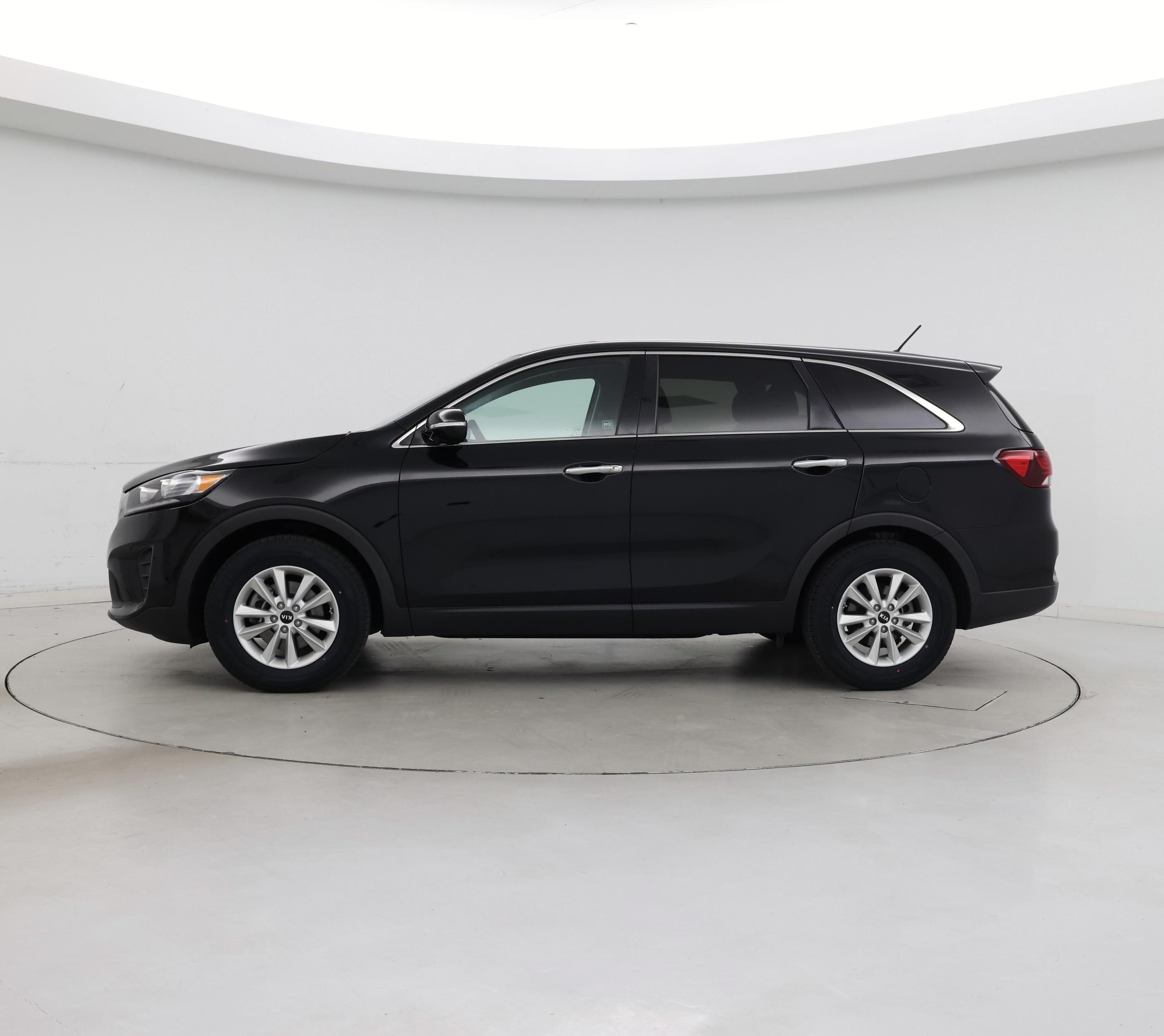 Thumbnail: 2020 Kia Sorento - 3