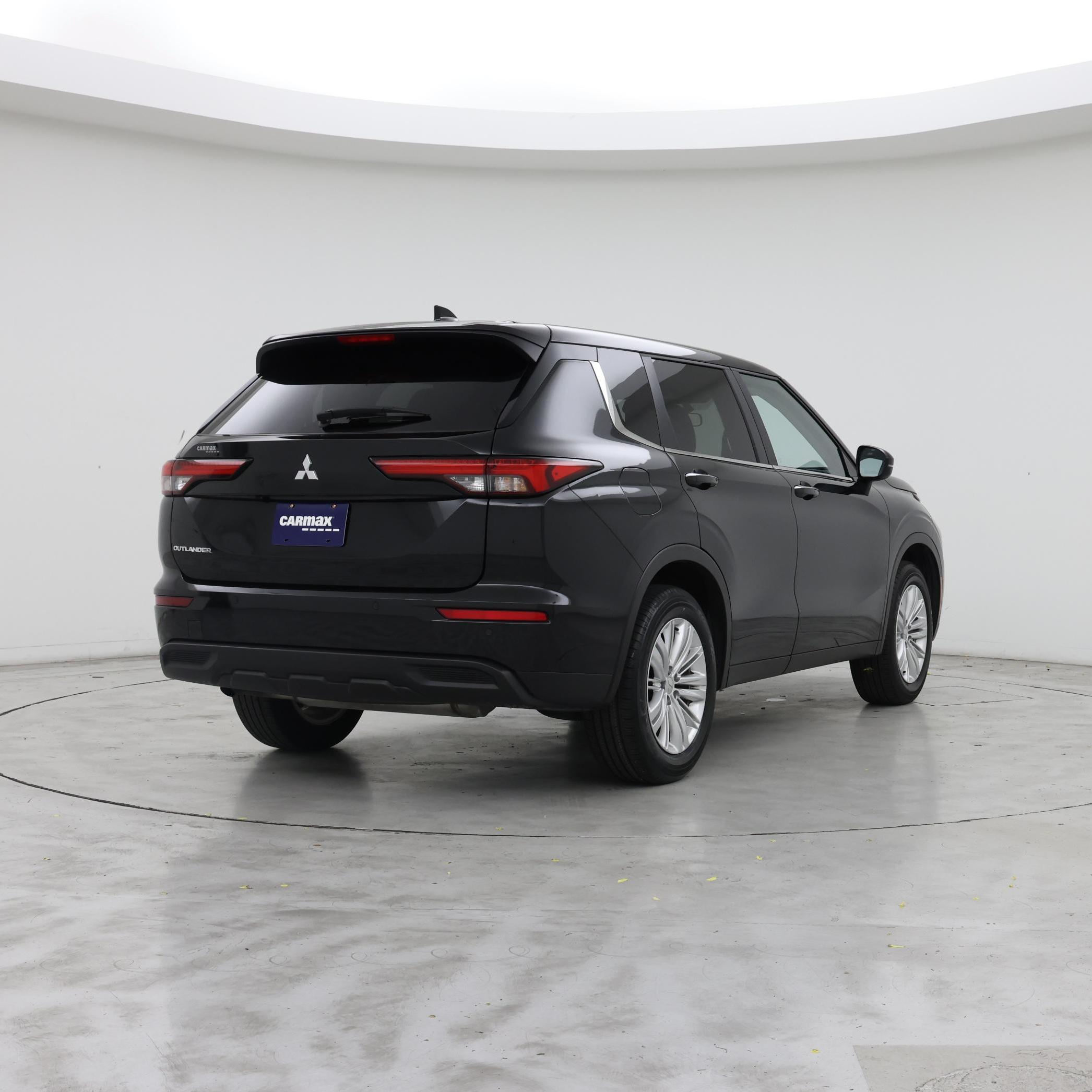 Thumbnail: 2024 Mitsubishi Outlander - 8