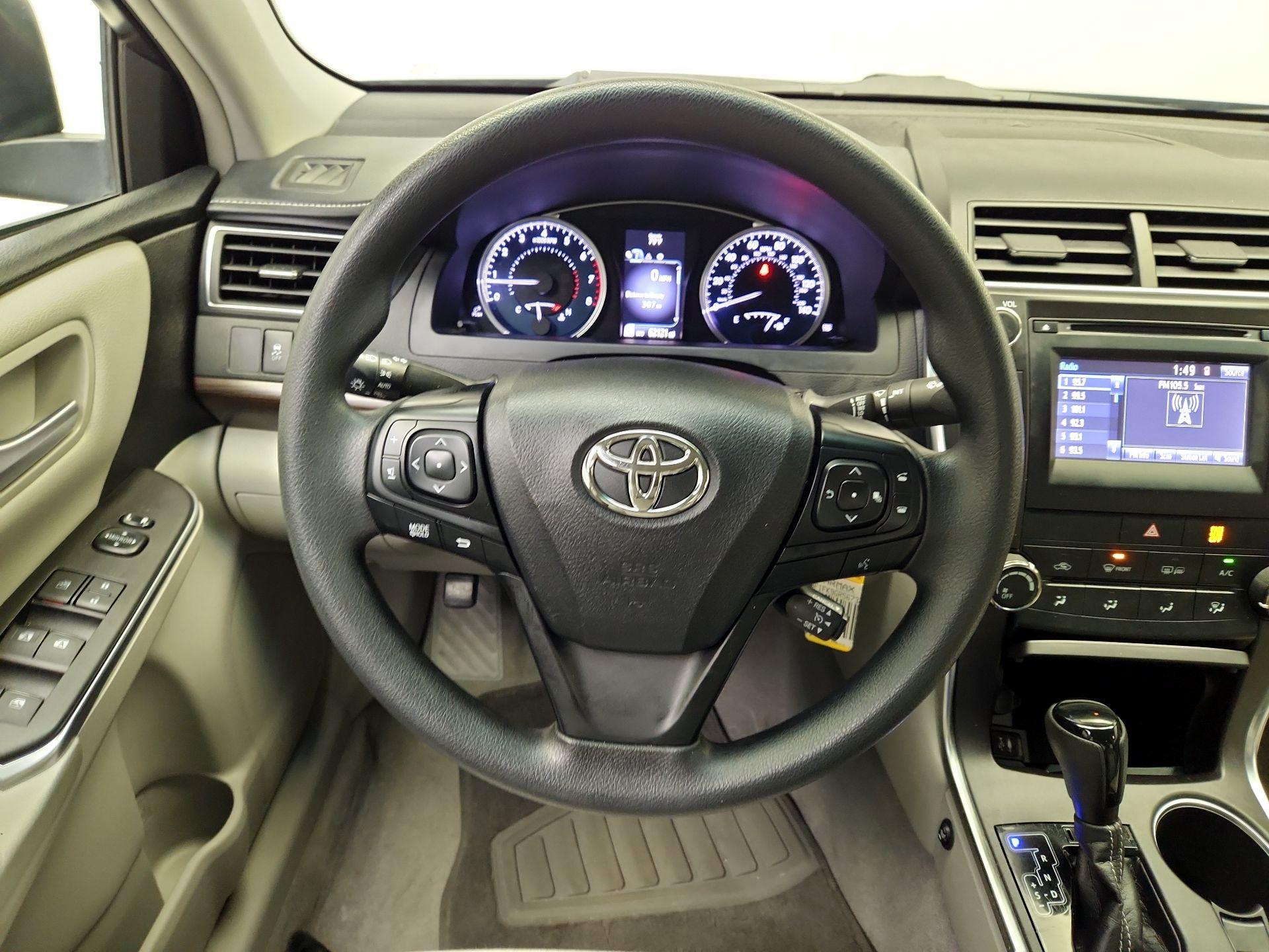 Thumbnail: 2016 Toyota Camry - 10