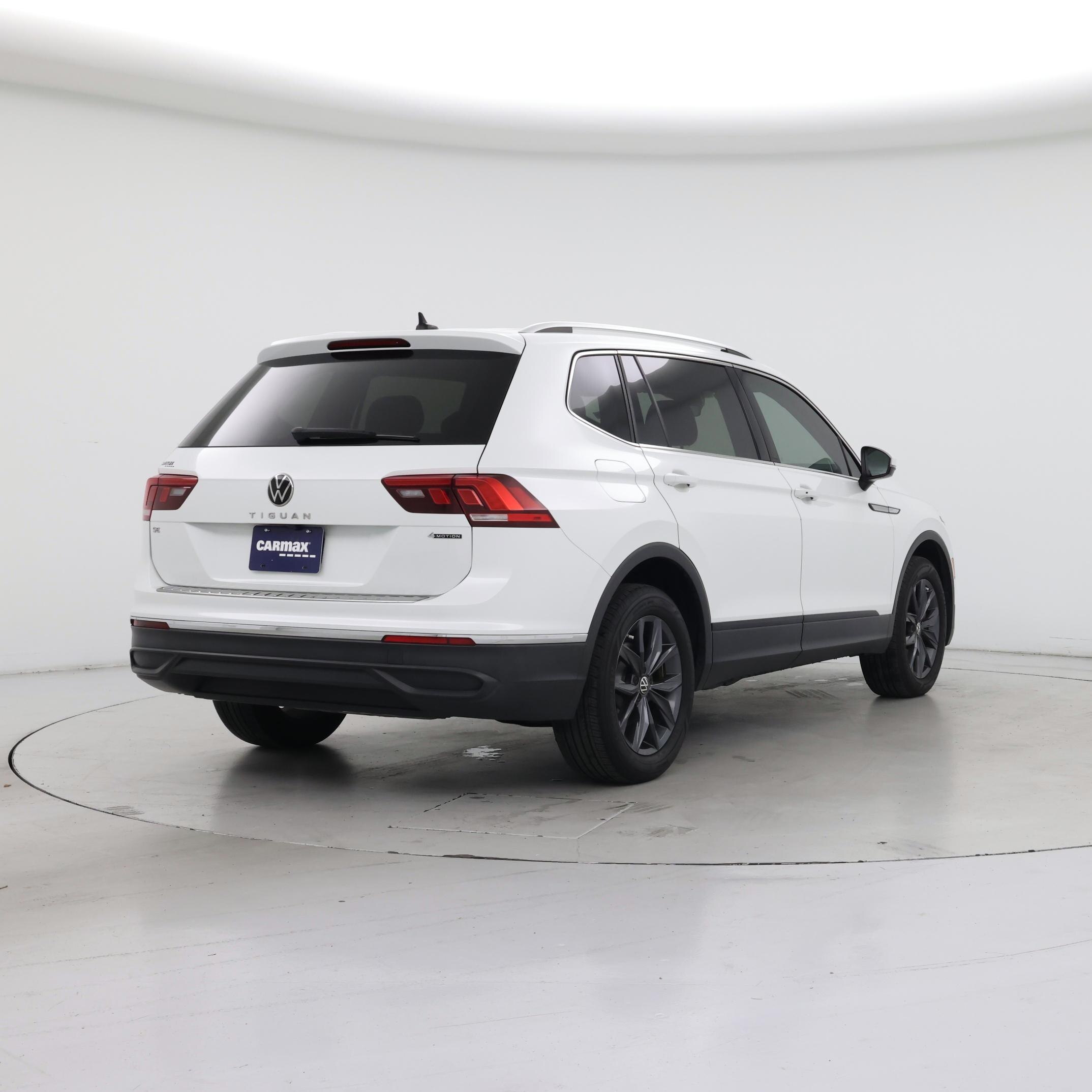 Thumbnail: 2023 Volkswagen Tiguan - 8