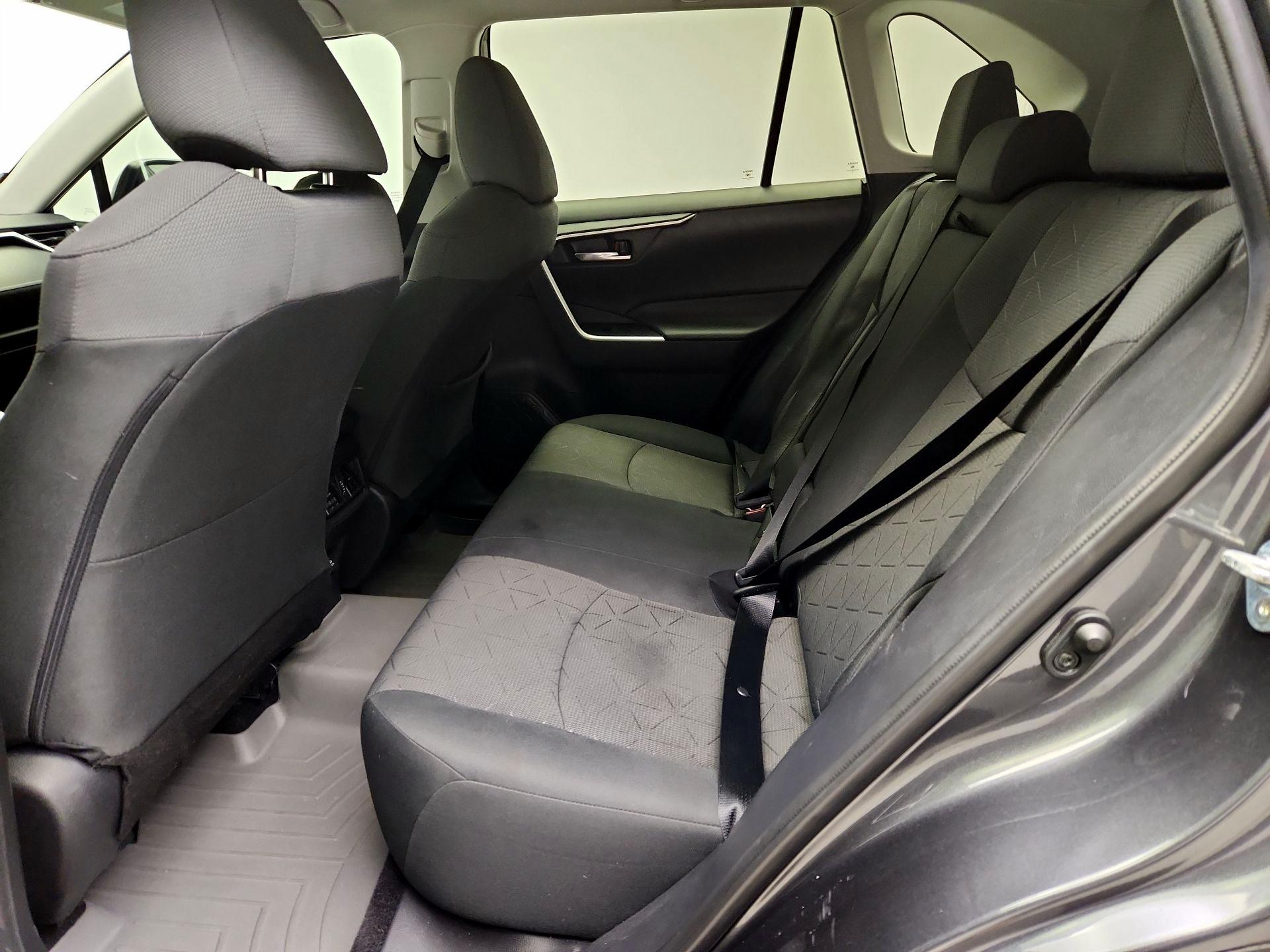Thumbnail: 2020 Toyota RAV4 - 19
