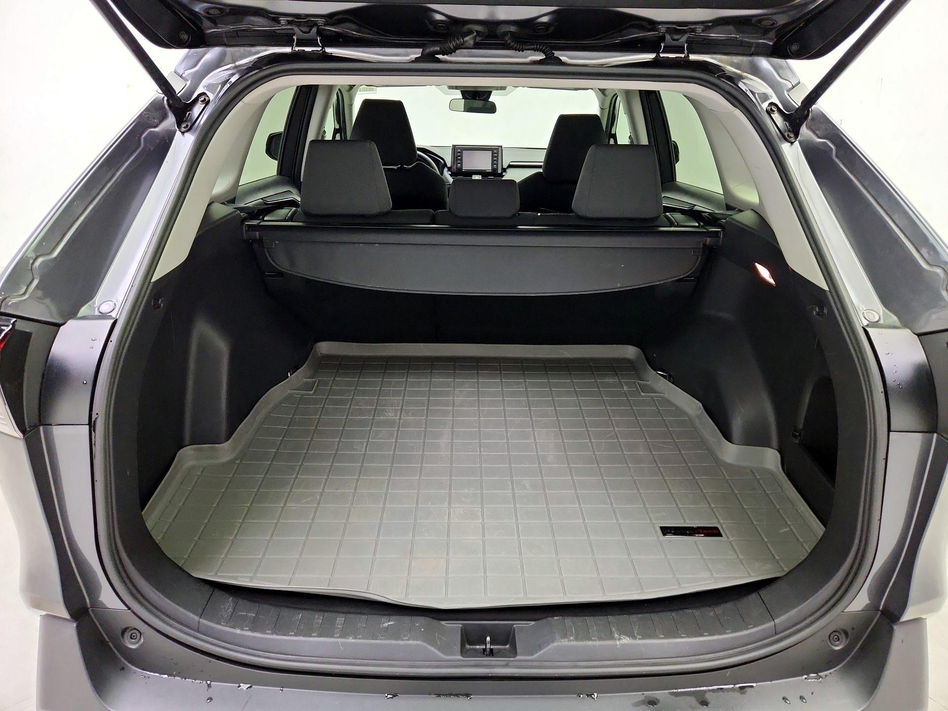 Thumbnail: 2020 Toyota RAV4 - 20