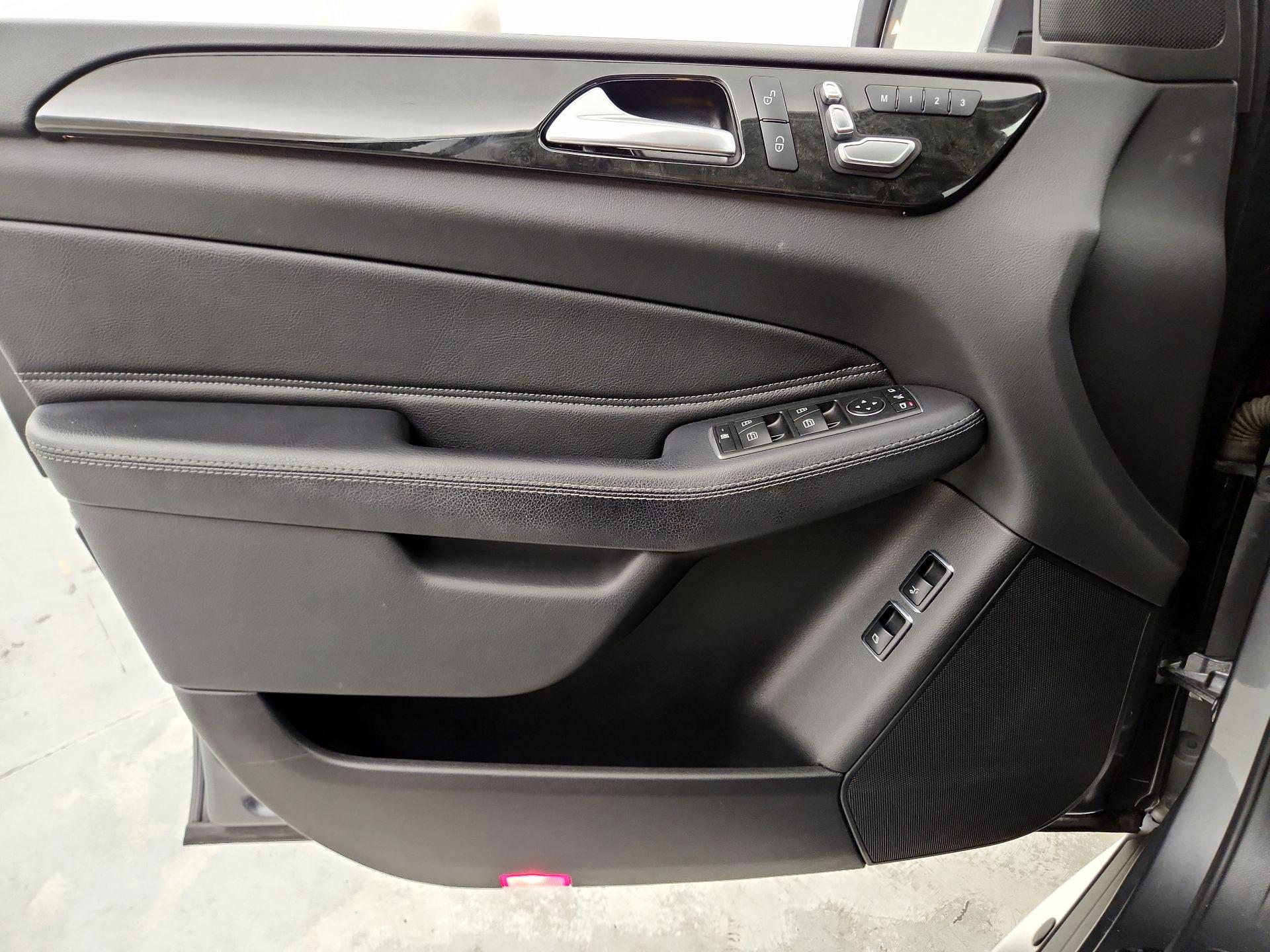 Thumbnail: 2019 Mercedes-Benz GLS - 12