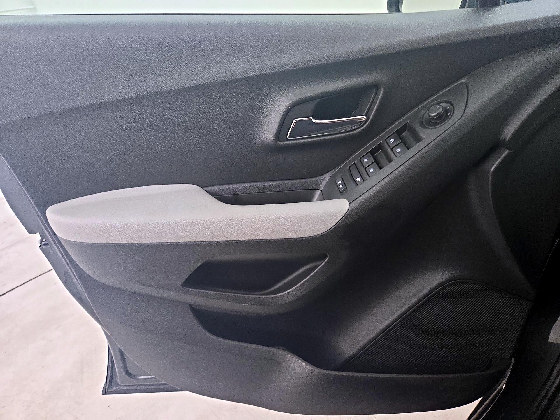 Thumbnail: 2020 Chevrolet Trax - 12
