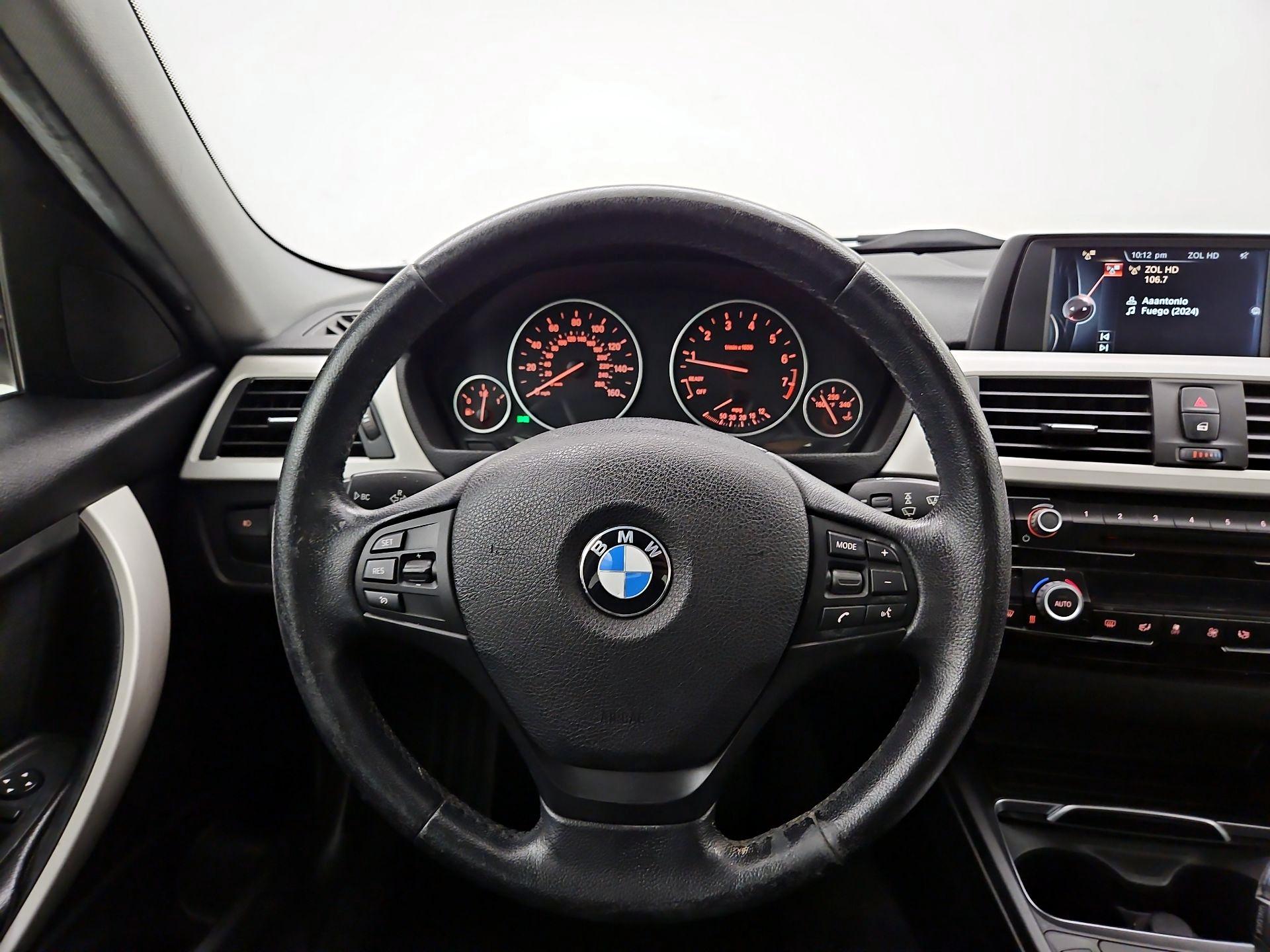 Thumbnail: 2016 BMW 3 Series - 10