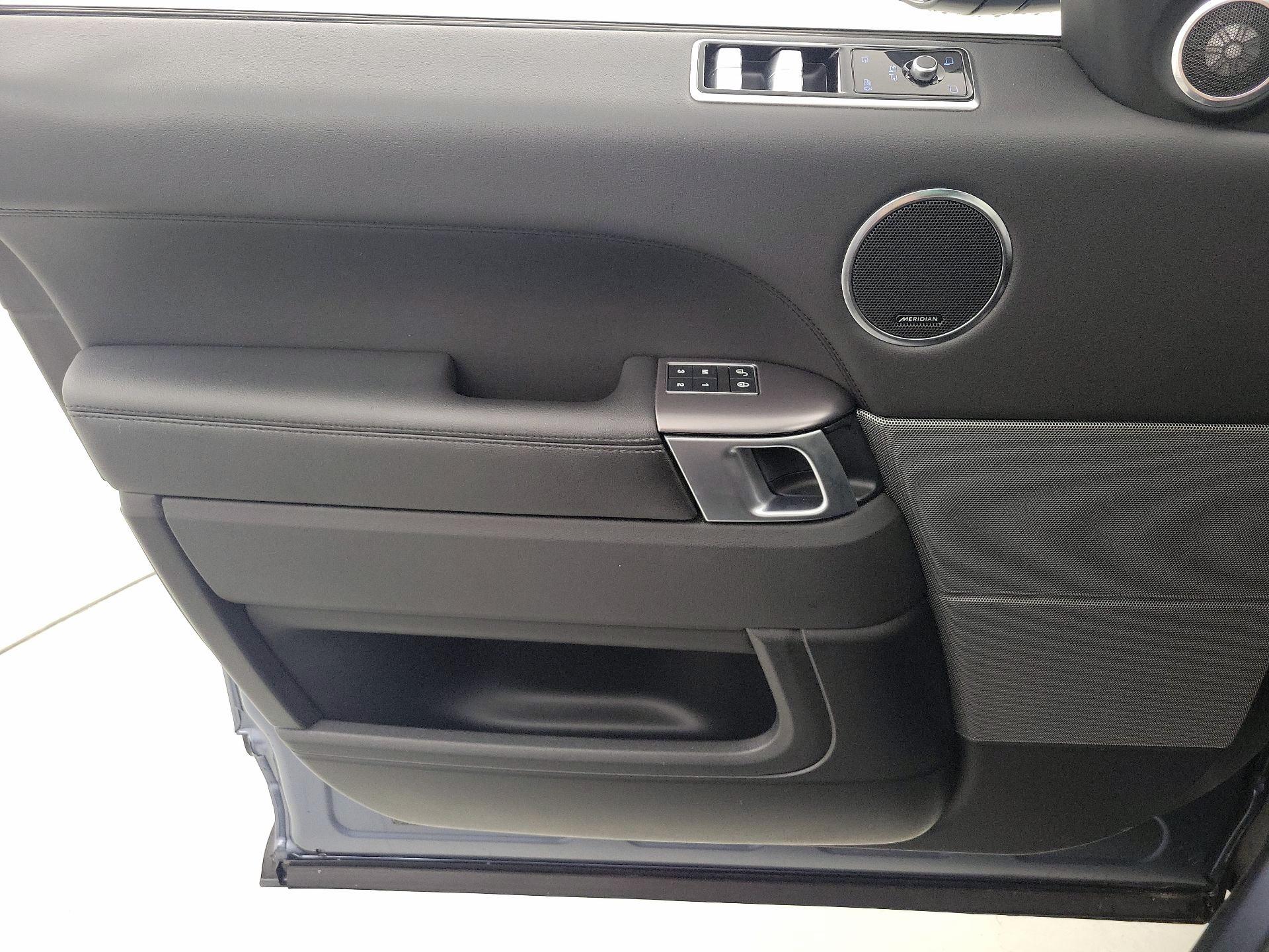 Thumbnail: 2020 Land Rover Range Rover Sport - 12