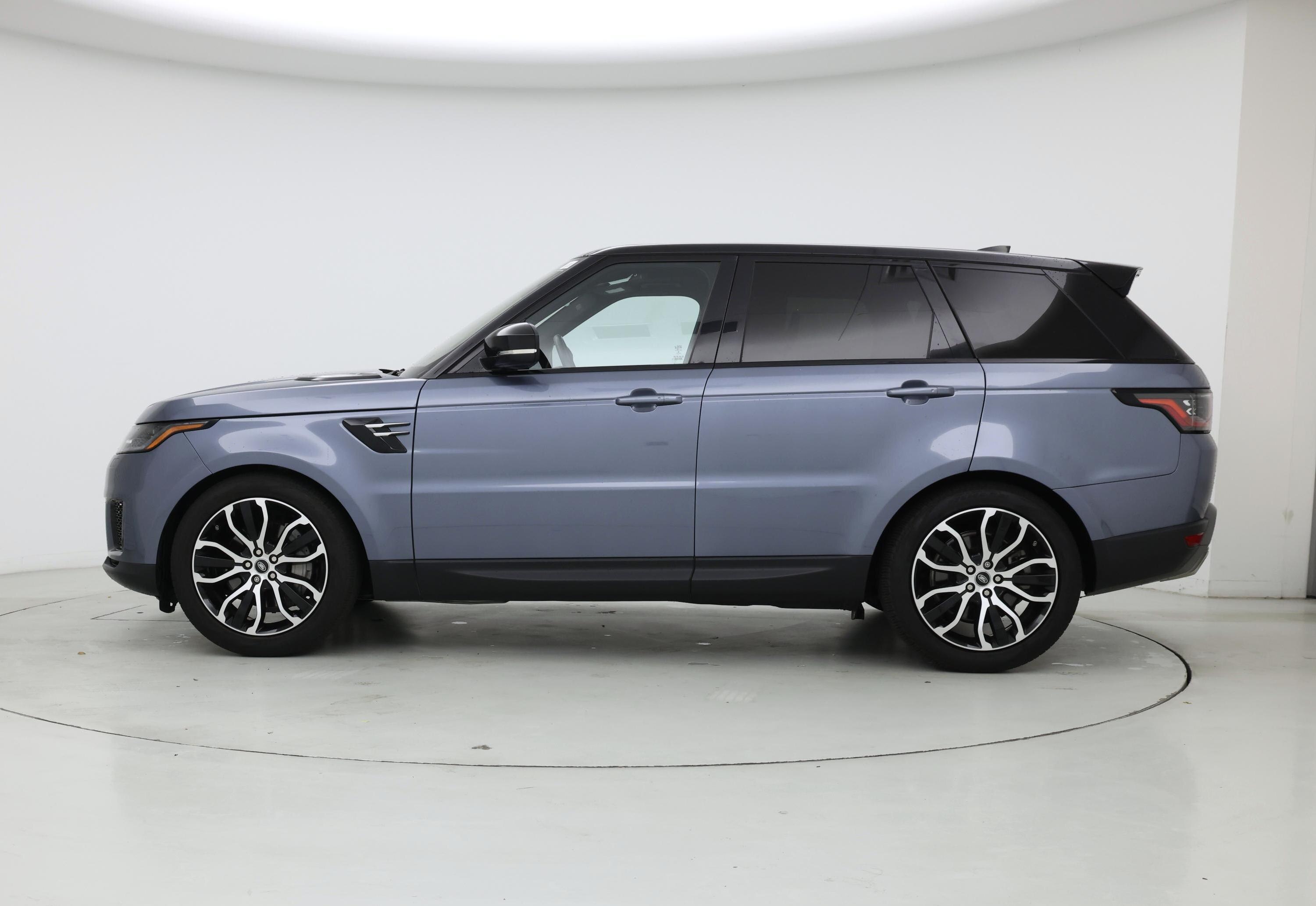 Thumbnail: 2020 Land Rover Range Rover Sport - 3