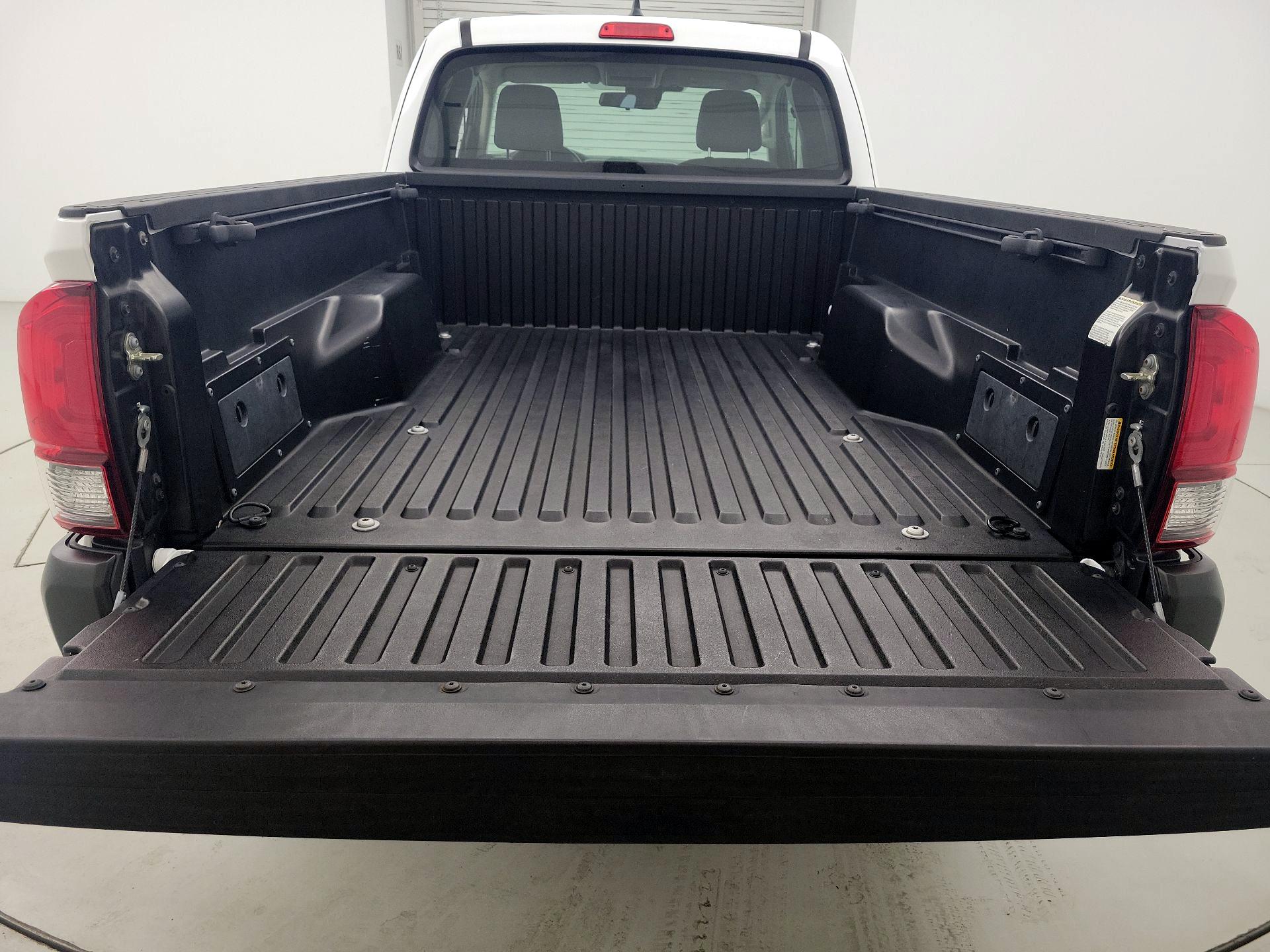 Thumbnail: 2018 Toyota Tacoma - 19