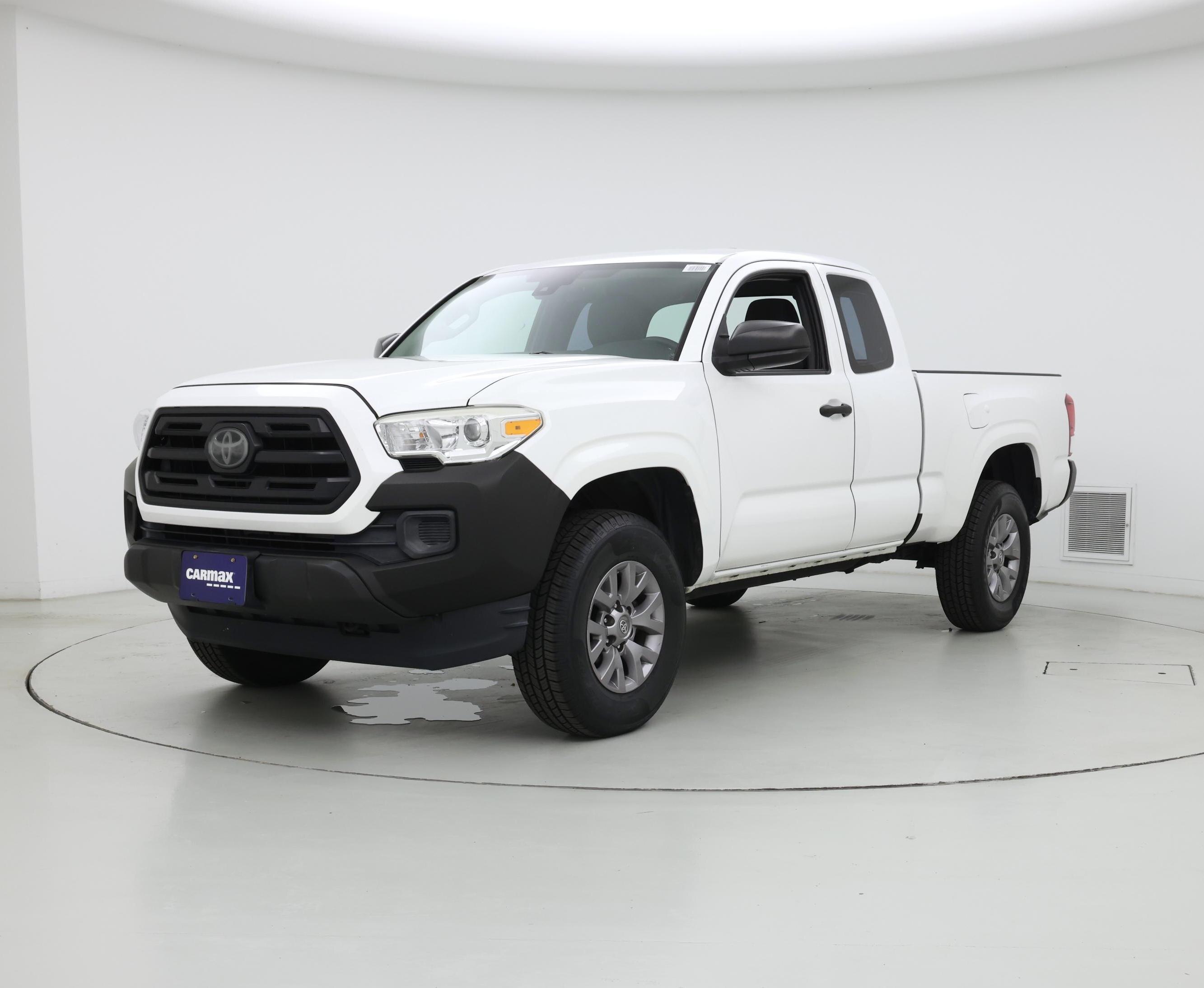 Thumbnail: 2018 Toyota Tacoma - 4