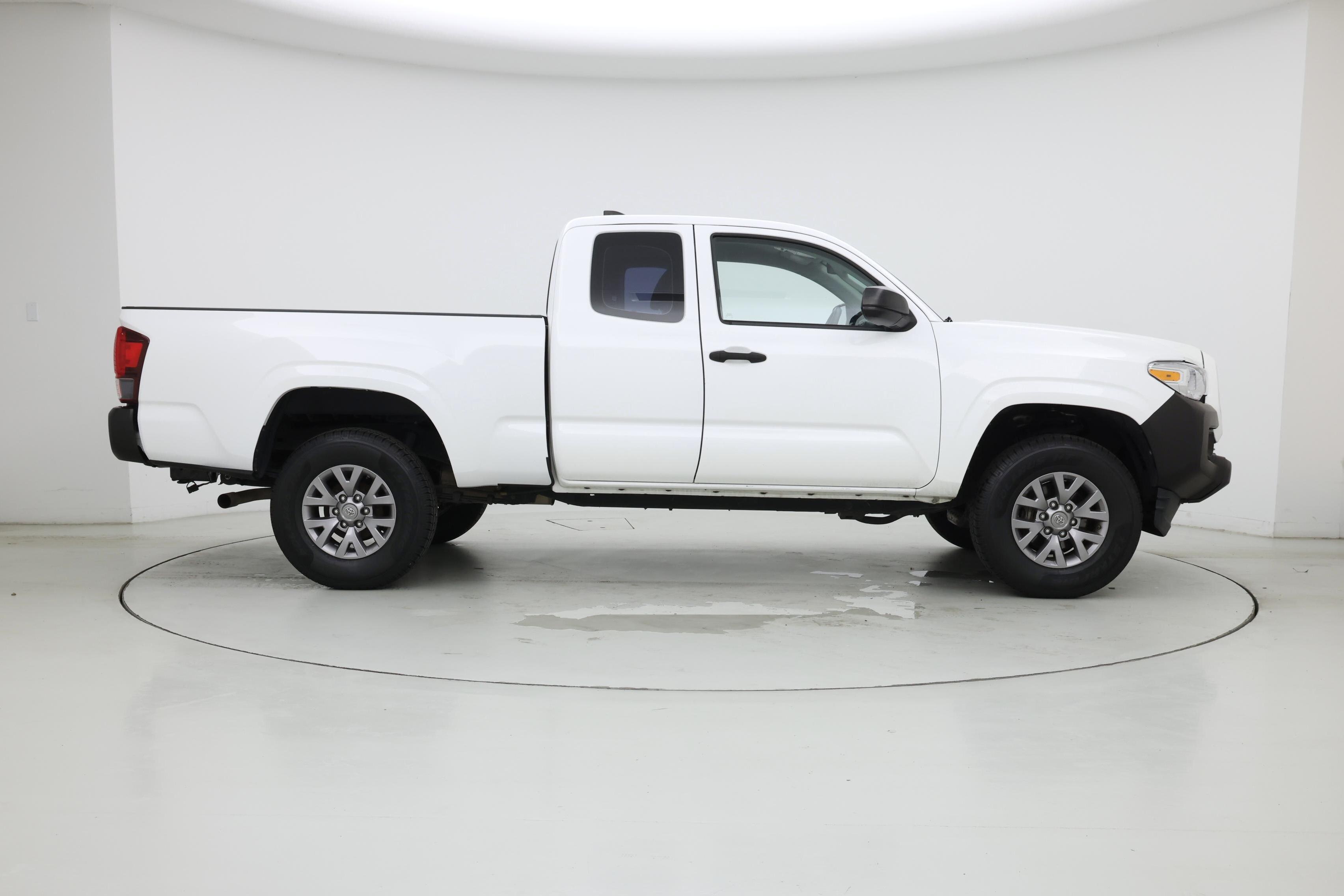 Thumbnail: 2018 Toyota Tacoma - 7