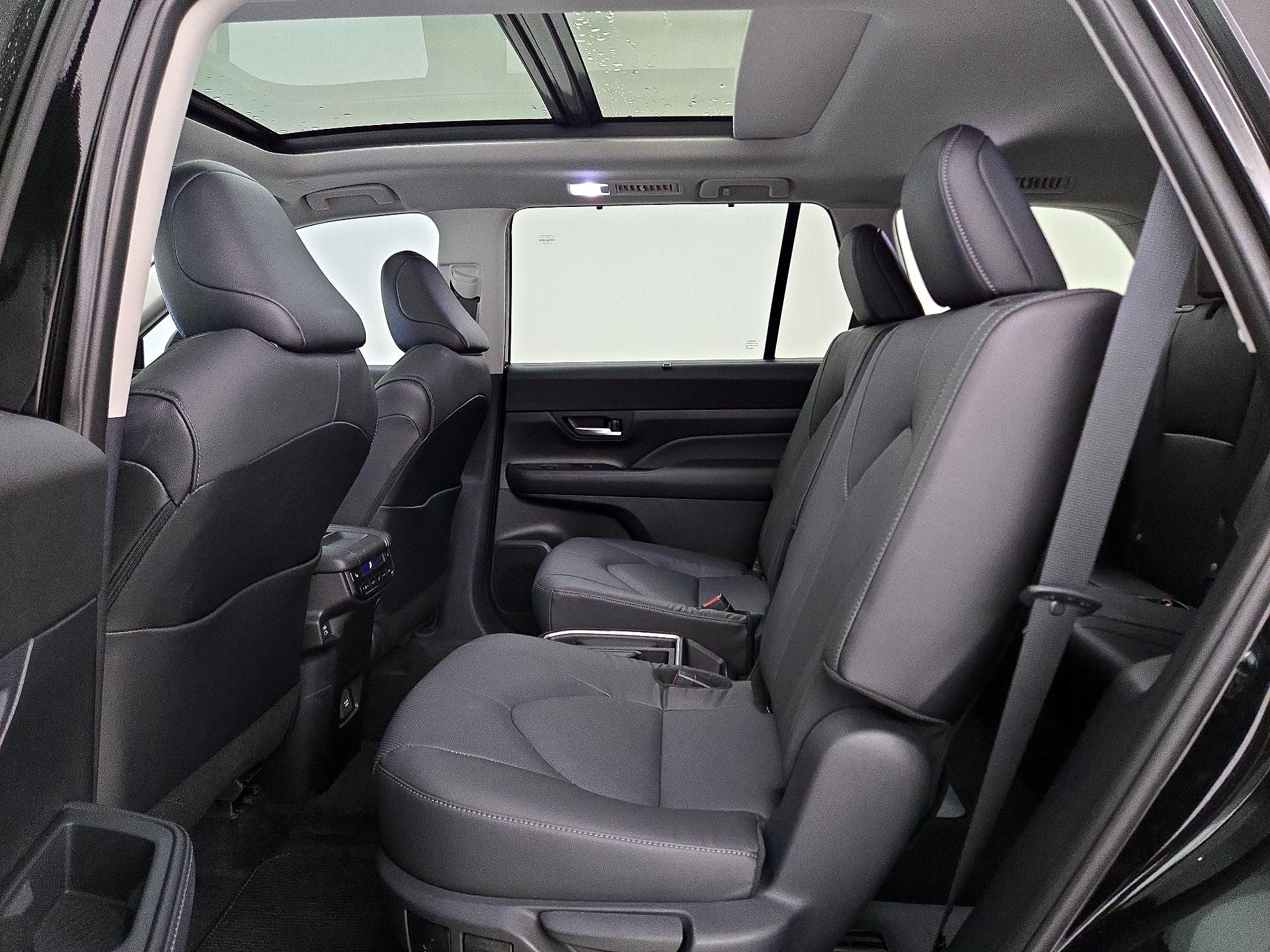 Thumbnail: 2024 Toyota Grand Highlander - 20
