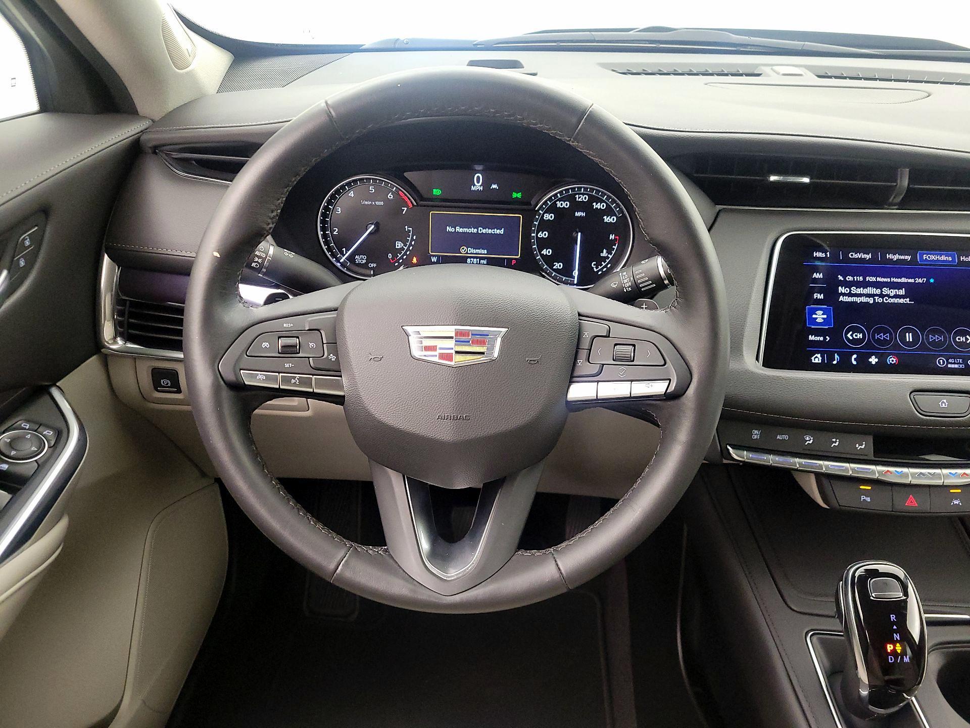 Thumbnail: 2023 Cadillac XT4 - 10