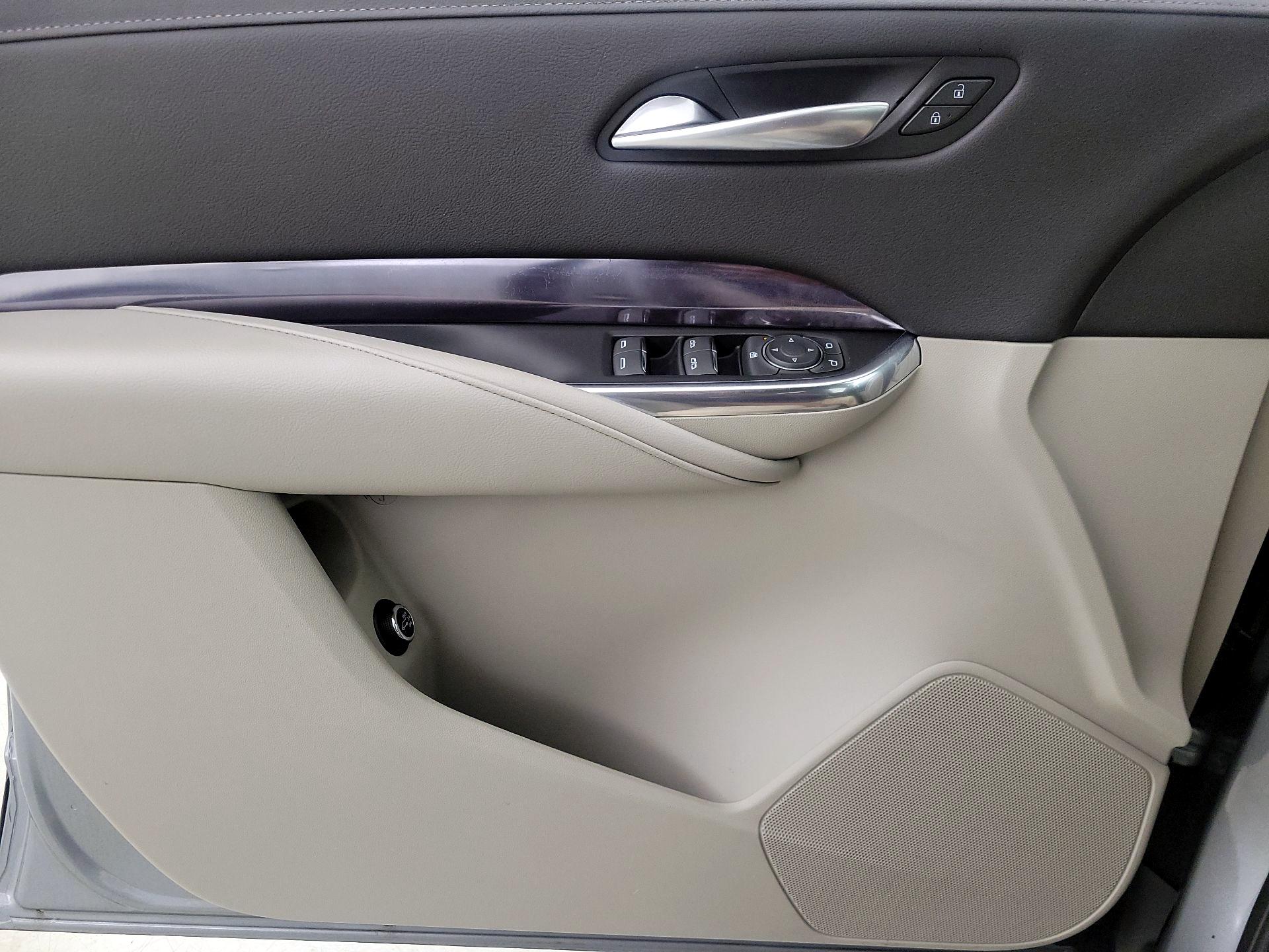 Thumbnail: 2023 Cadillac XT4 - 12