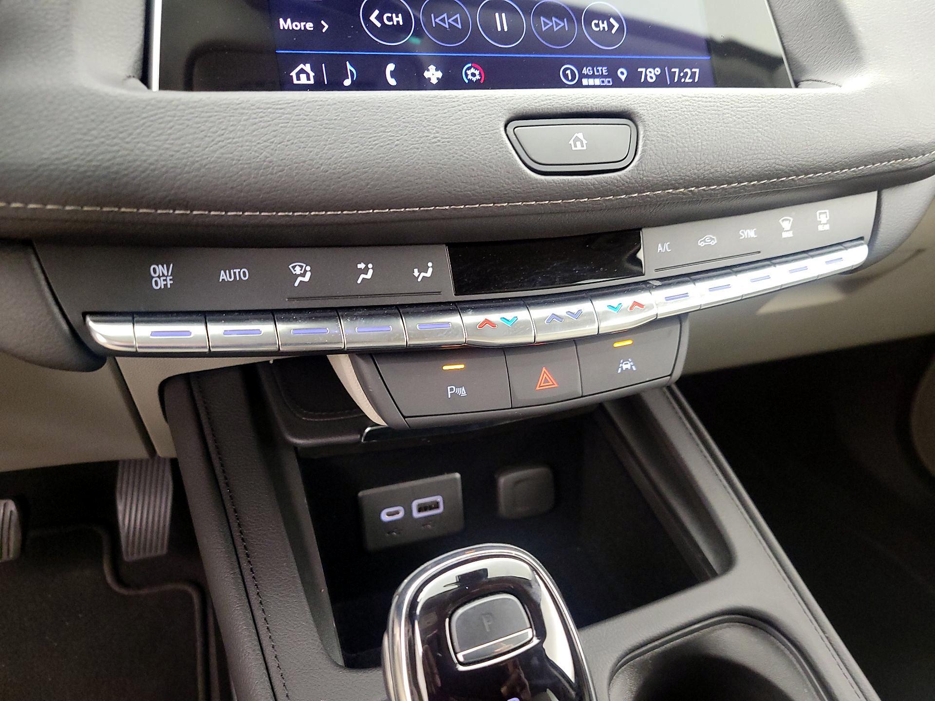 Thumbnail: 2023 Cadillac XT4 - 16