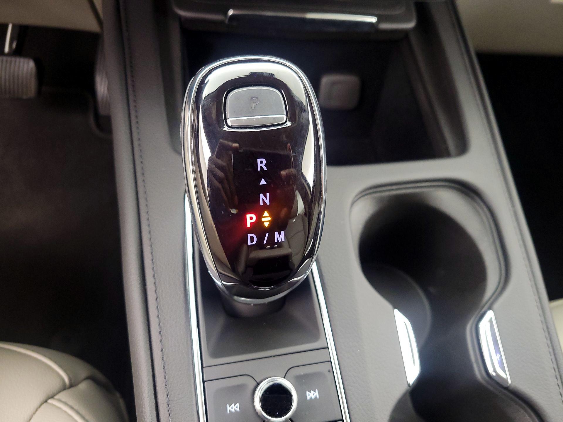 Thumbnail: 2023 Cadillac XT4 - 17