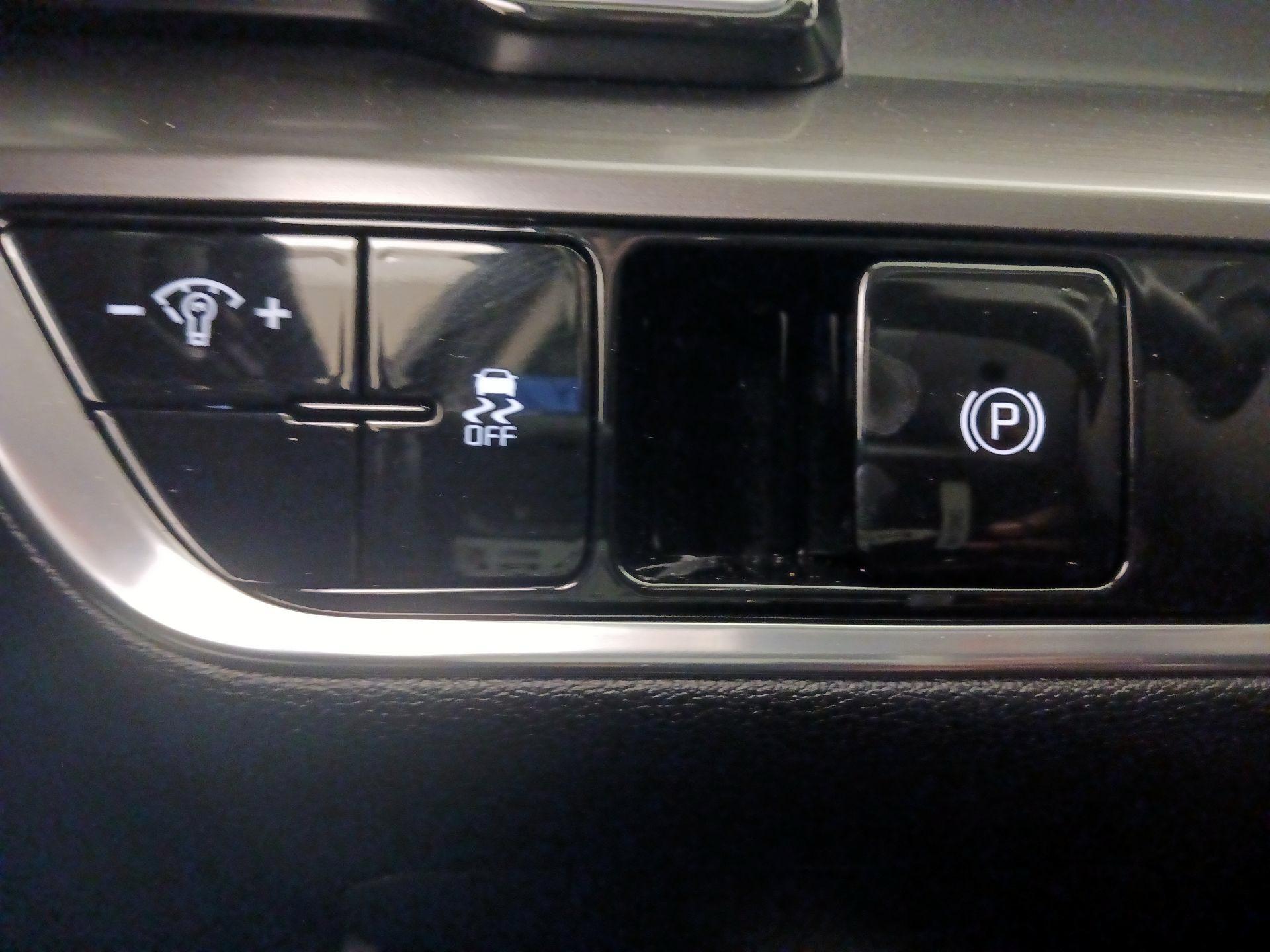 Thumbnail: 2023 Kia Sportage - 13