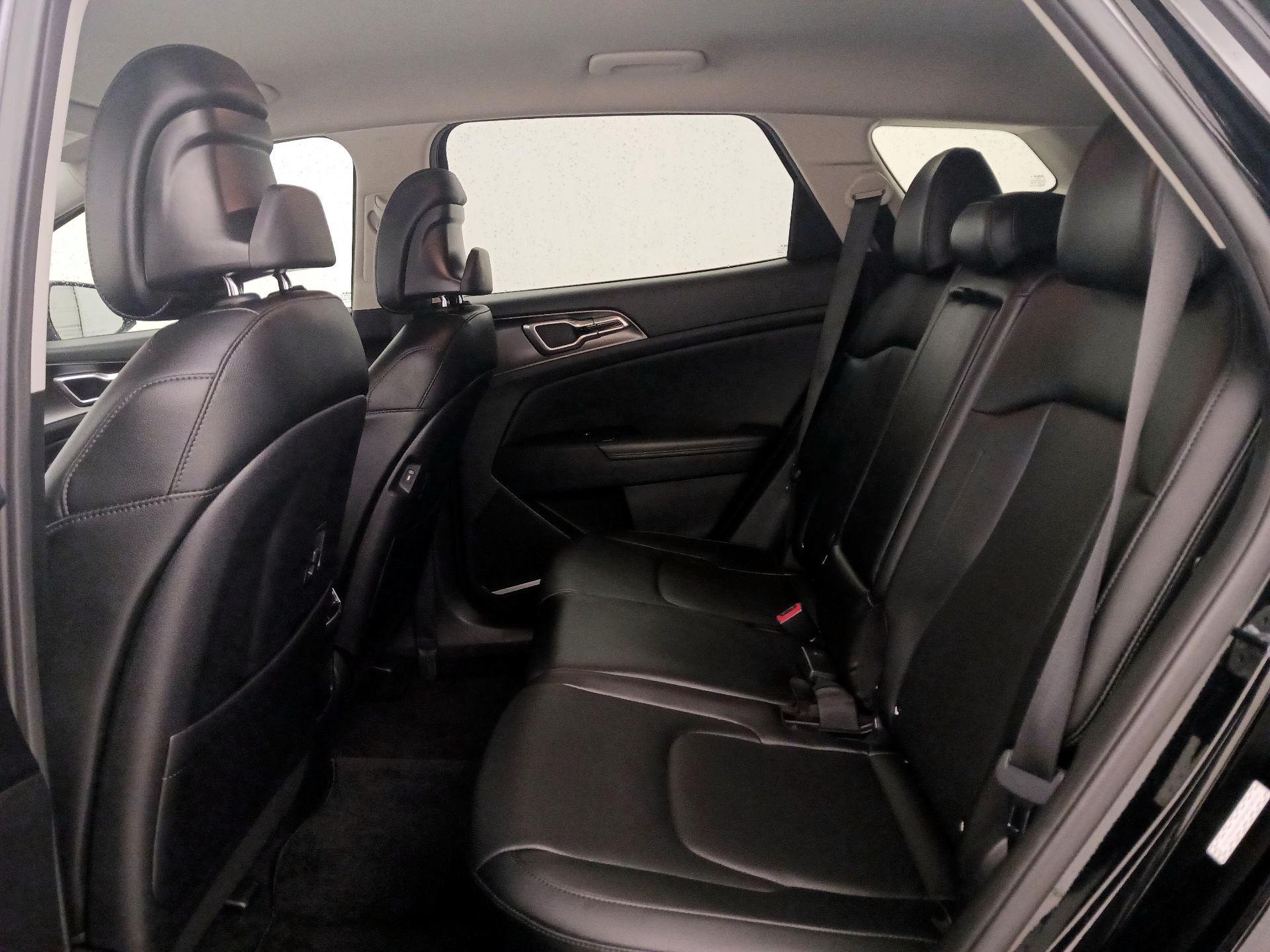 Thumbnail: 2023 Kia Sportage - 20