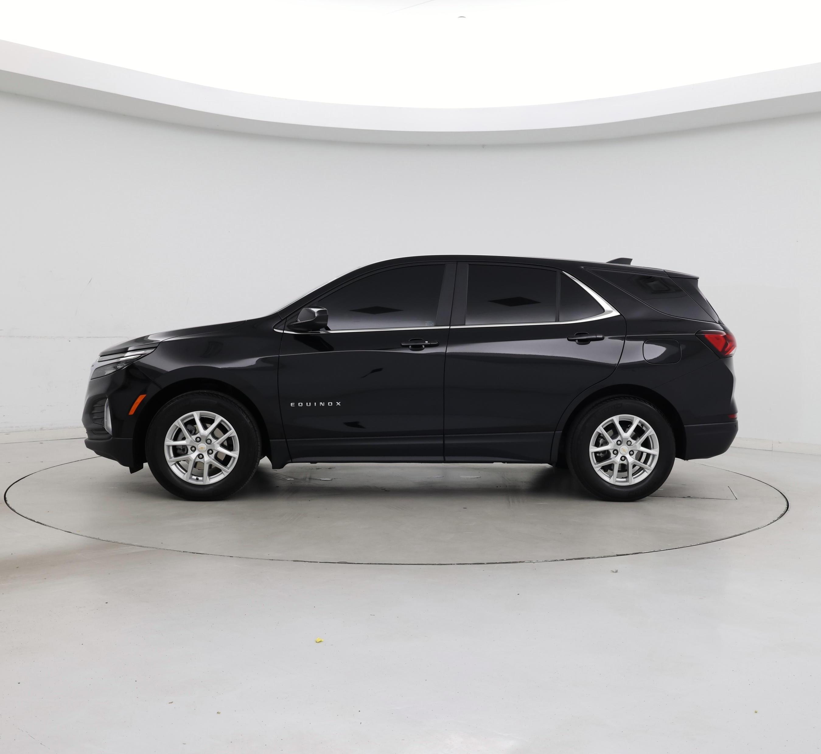 Thumbnail: 2022 Chevrolet Equinox - 3
