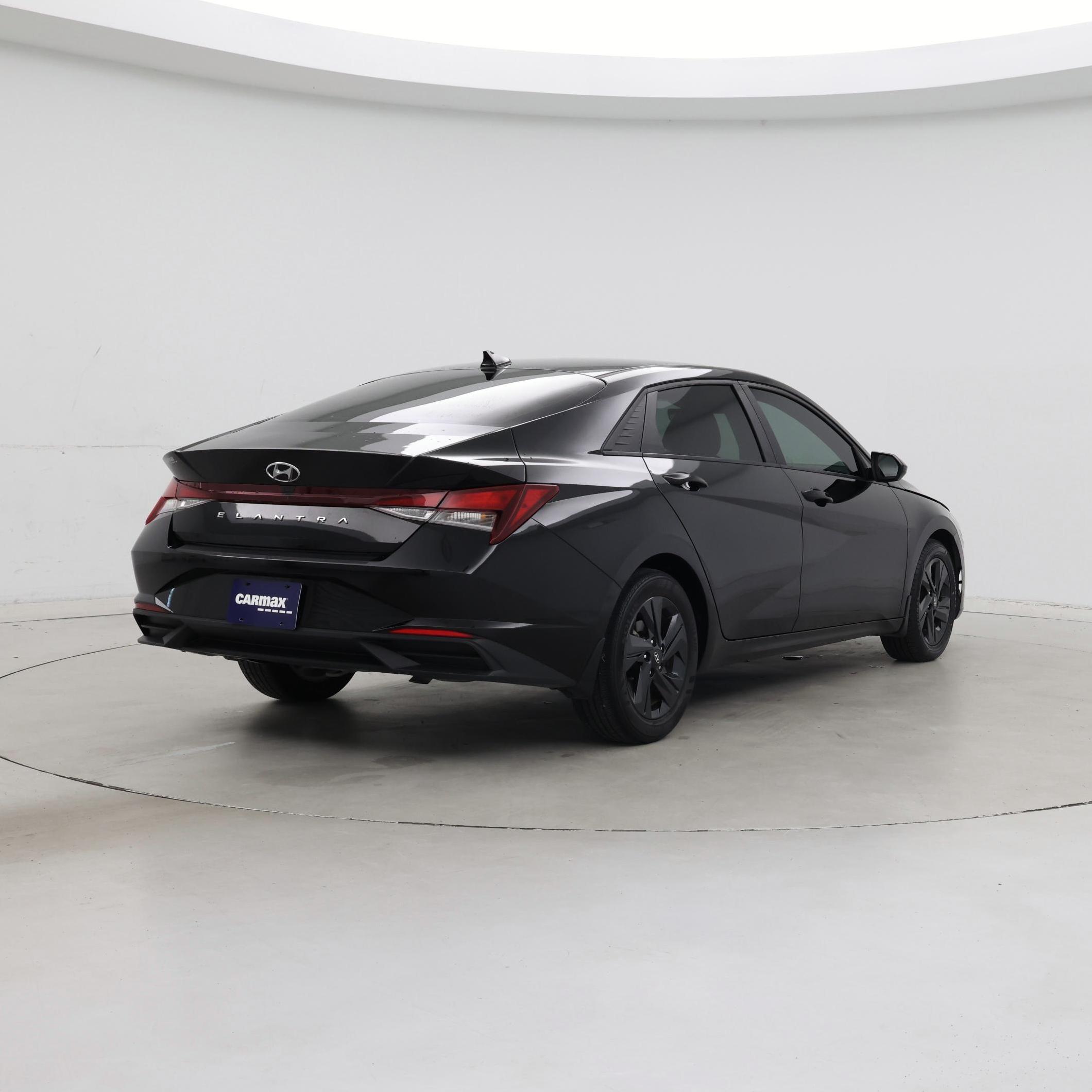 Thumbnail: 2023 Hyundai Elantra - 8