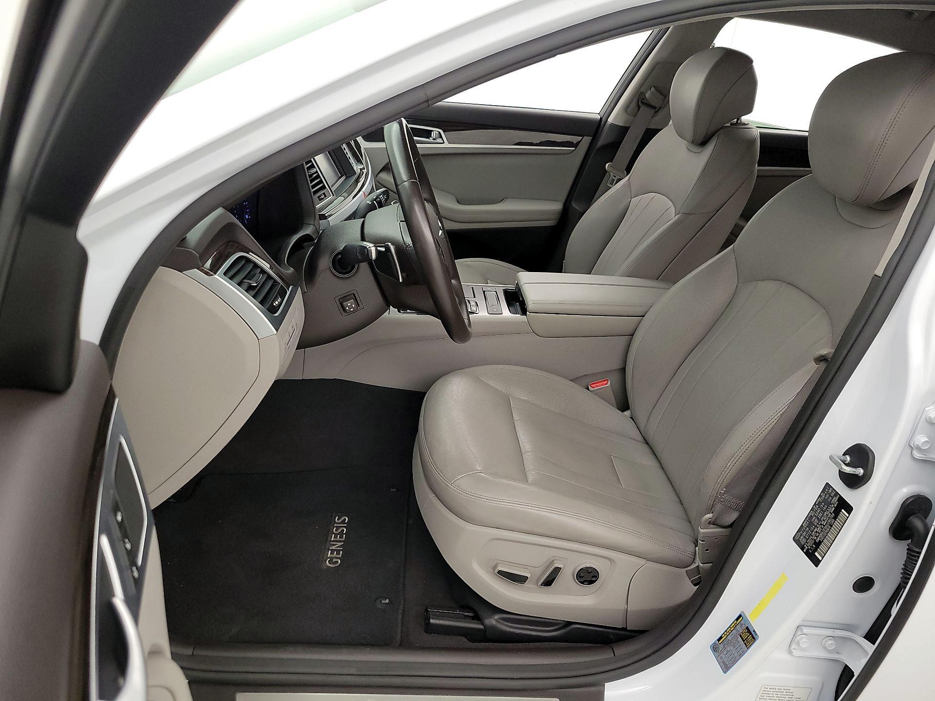 Thumbnail: 2019 Genesis G80 - 11