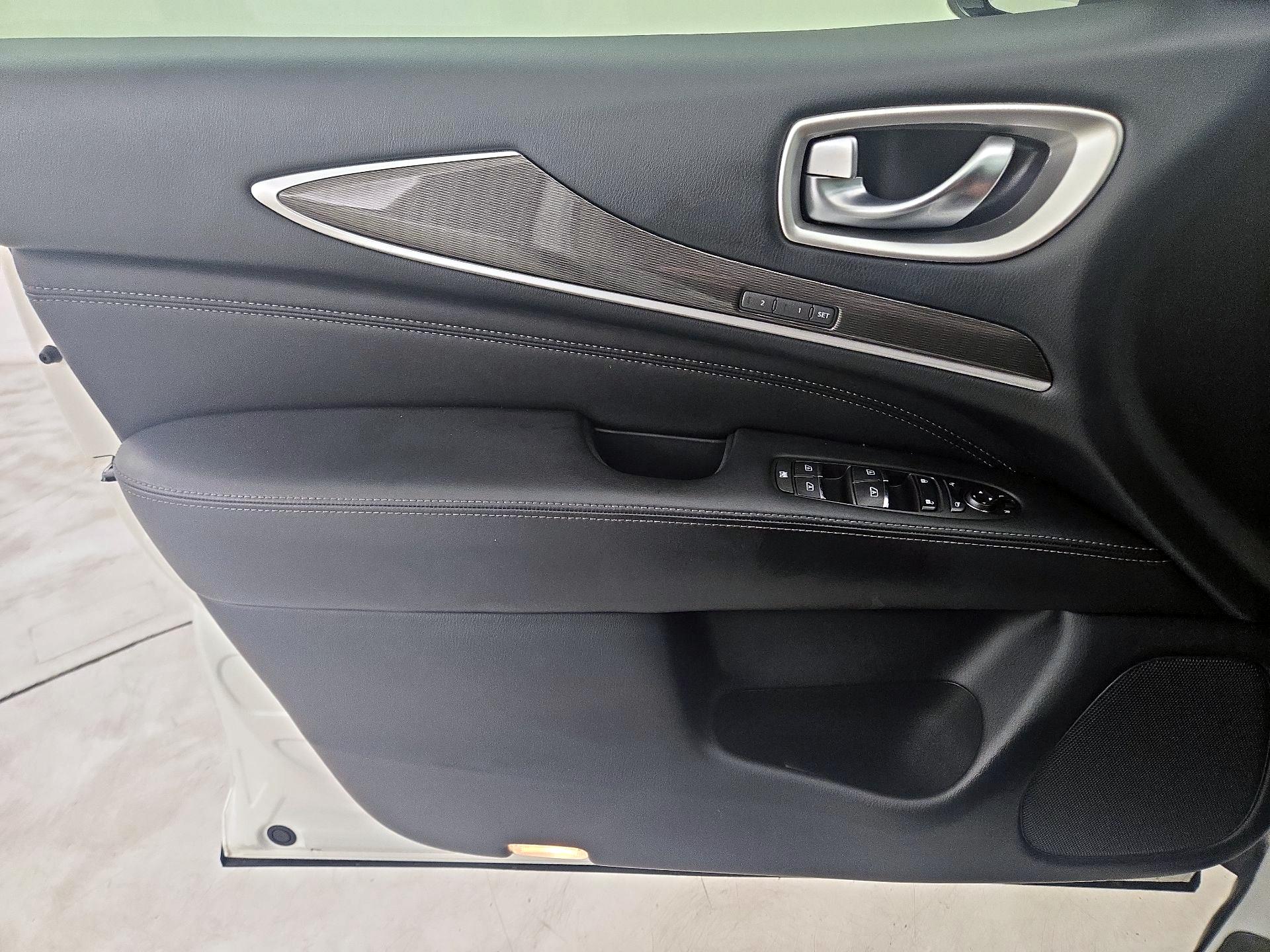 Thumbnail: 2019 INFINITI QX60 - 12