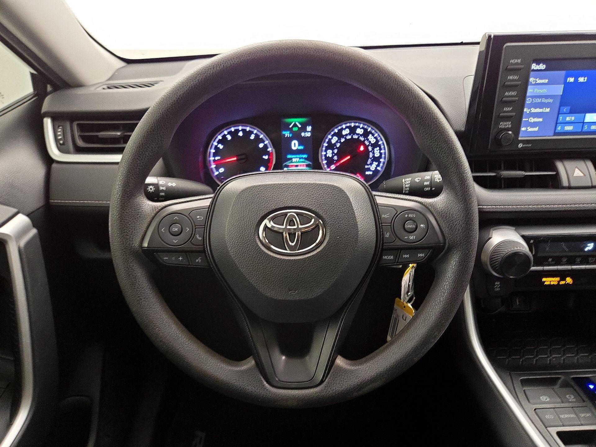 Thumbnail: 2020 Toyota RAV4 - 10