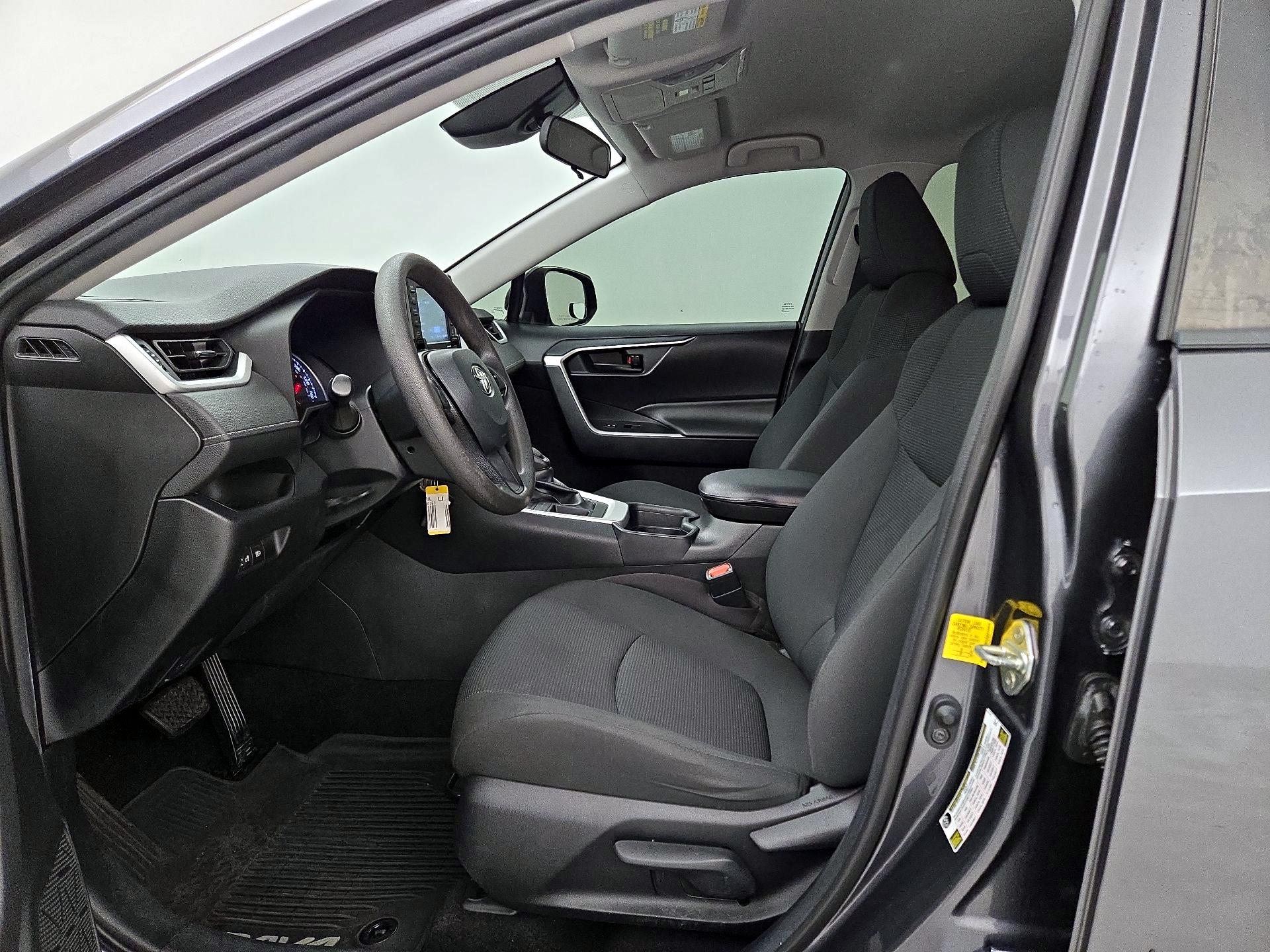 Thumbnail: 2020 Toyota RAV4 - 11