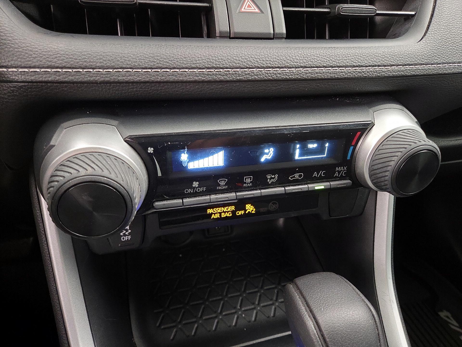 Thumbnail: 2020 Toyota RAV4 - 16