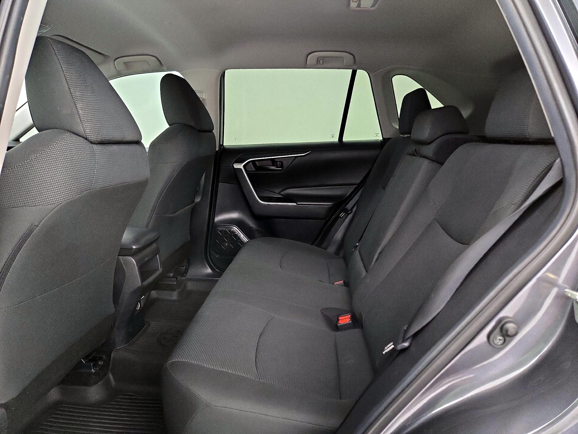 Thumbnail: 2020 Toyota RAV4 - 19