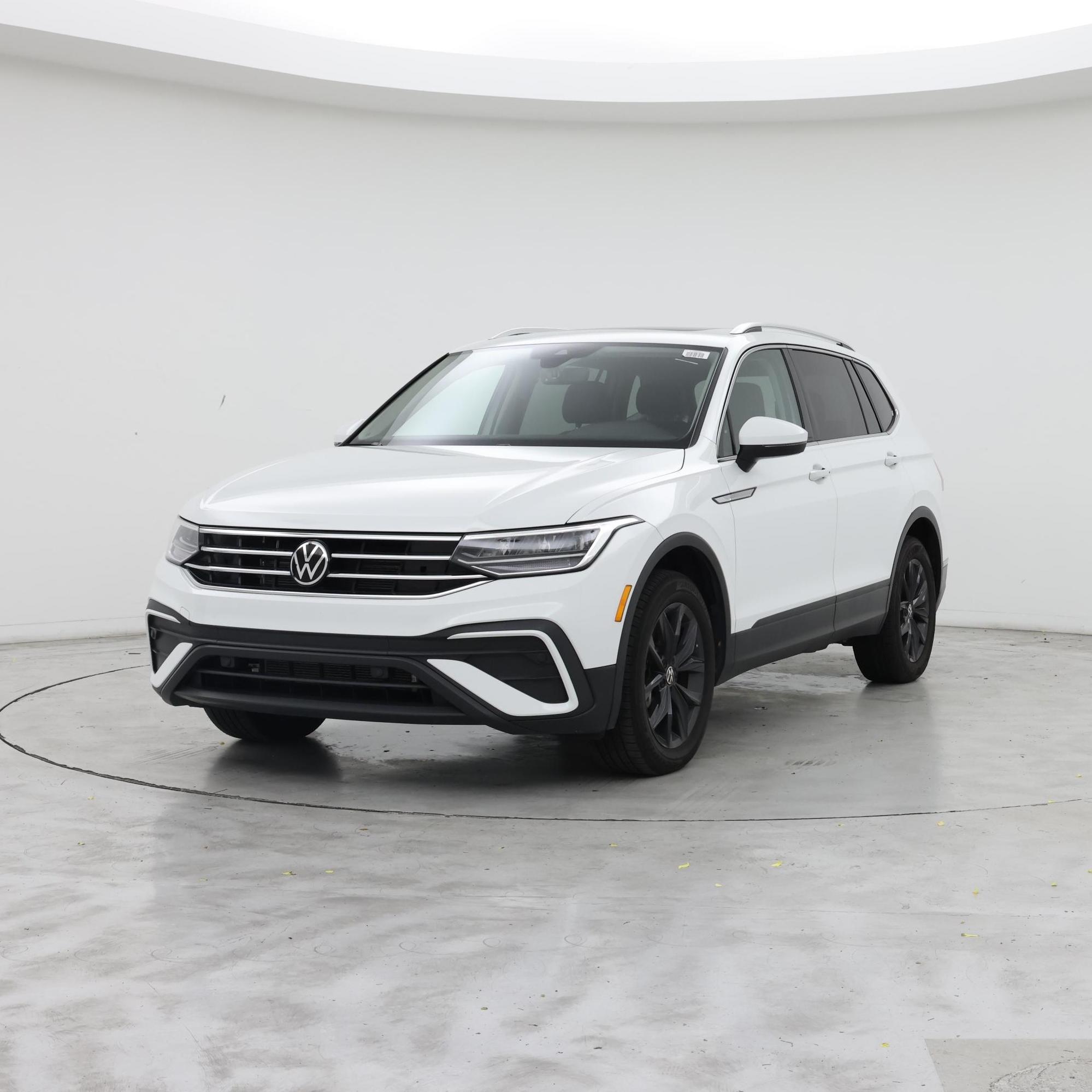 Thumbnail: 2024 Volkswagen Tiguan - 4