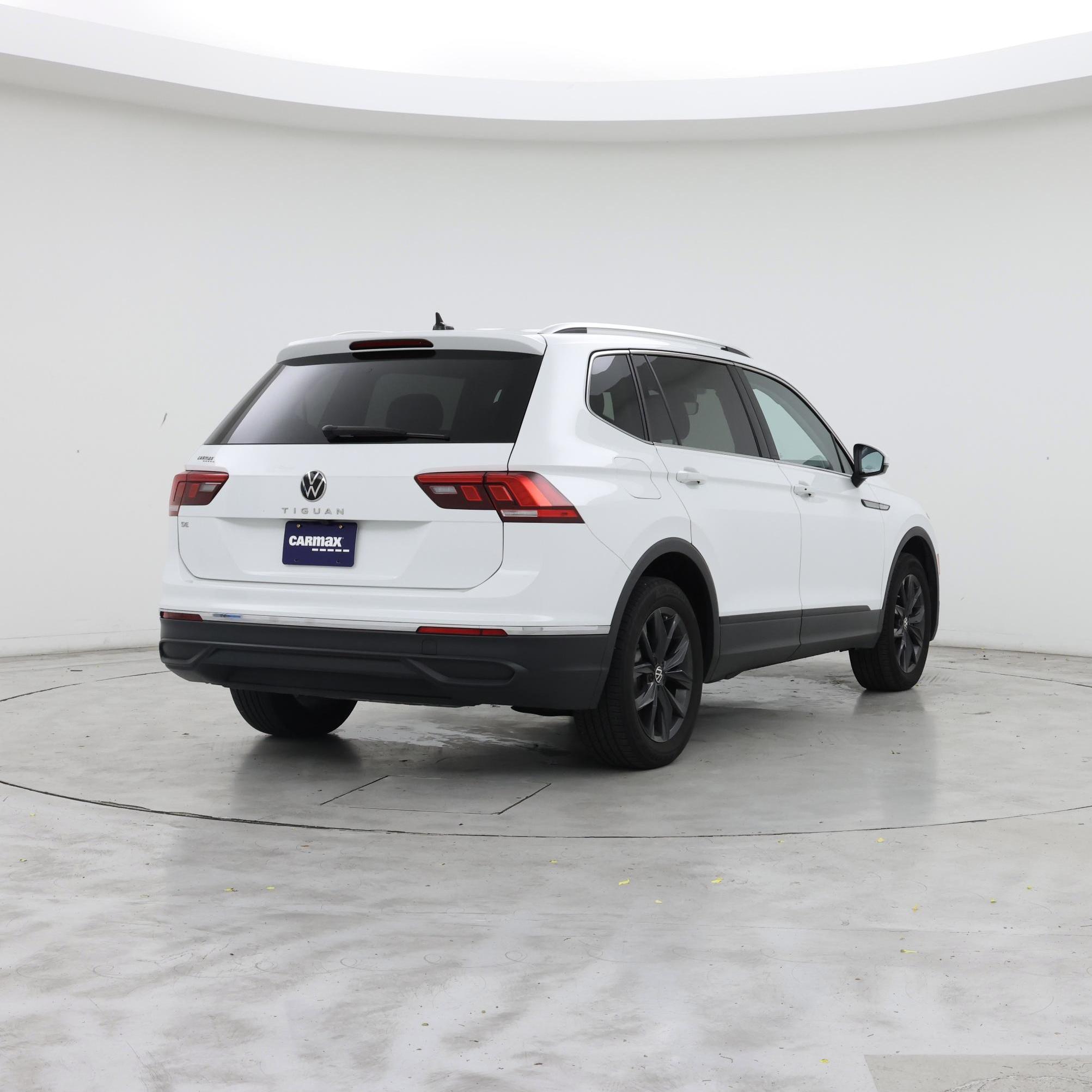 Thumbnail: 2024 Volkswagen Tiguan - 8