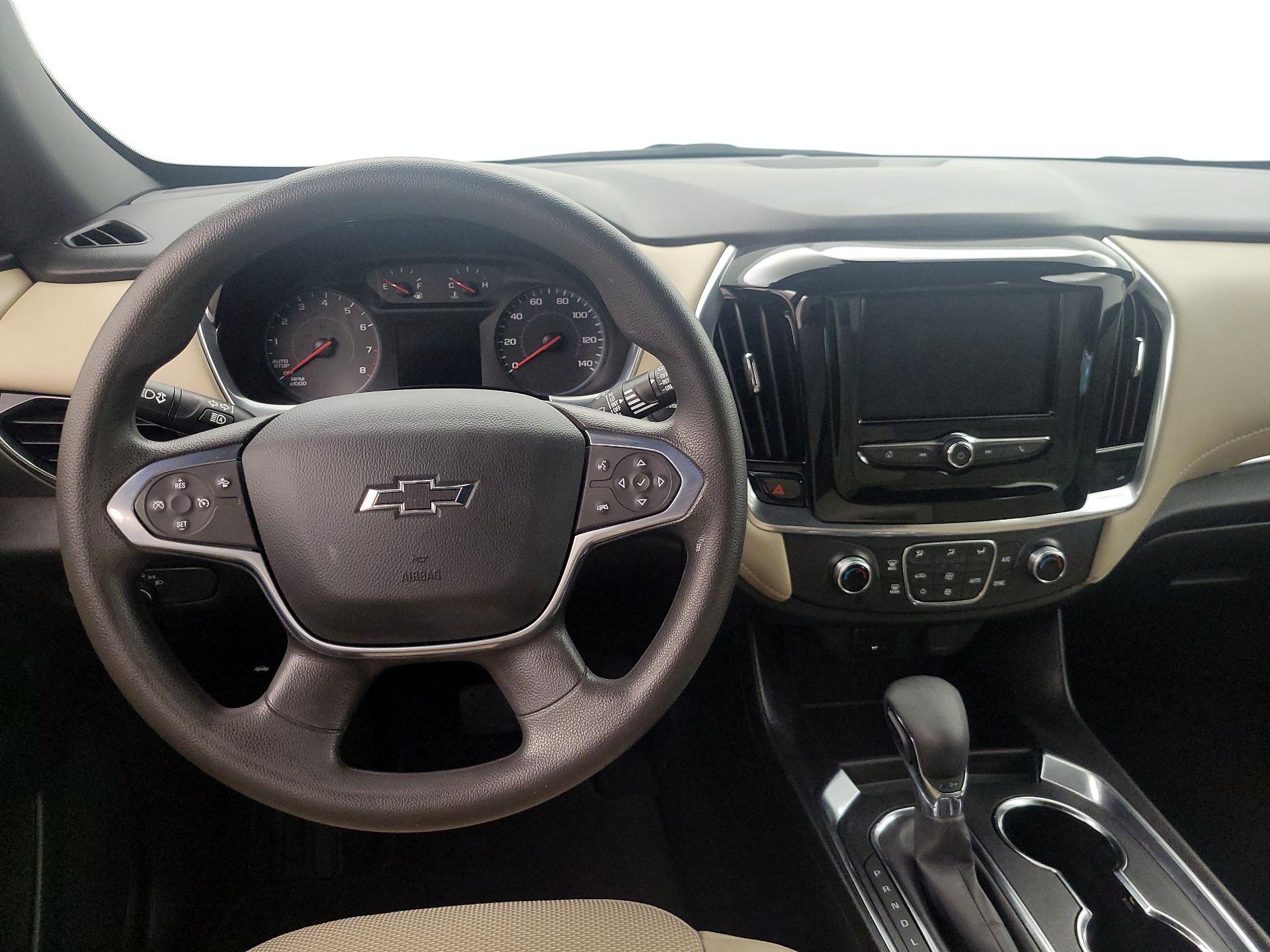 Thumbnail: 2022 Chevrolet Traverse - 10