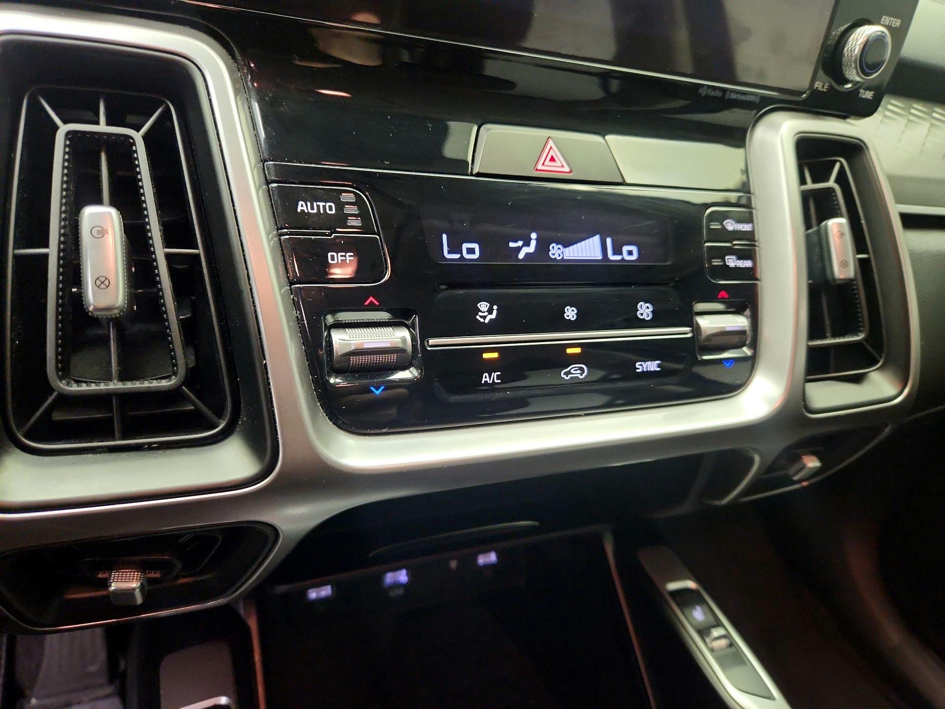 Thumbnail: 2022 Kia Sorento - 17