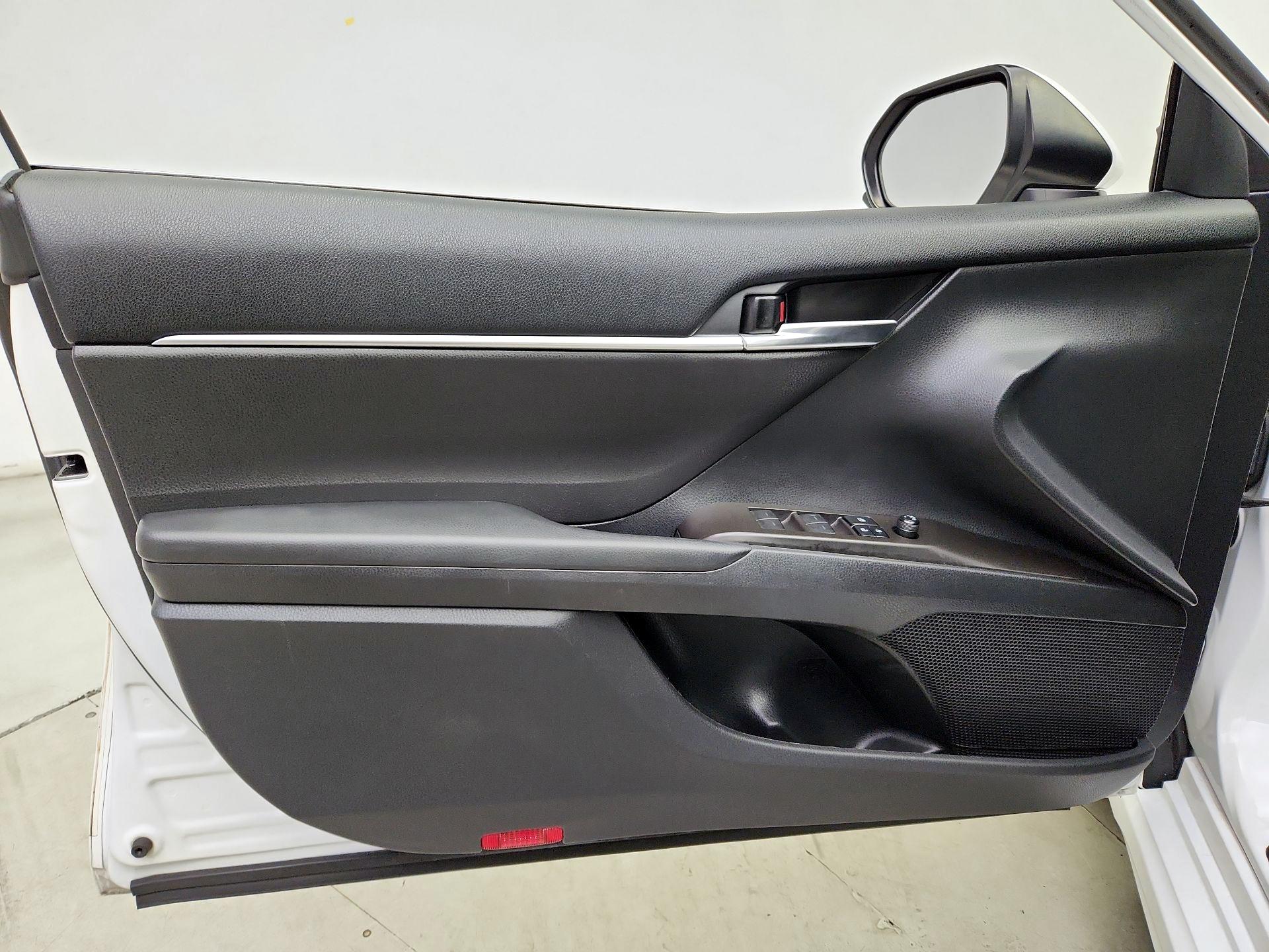 Thumbnail: 2021 Toyota Camry - 12