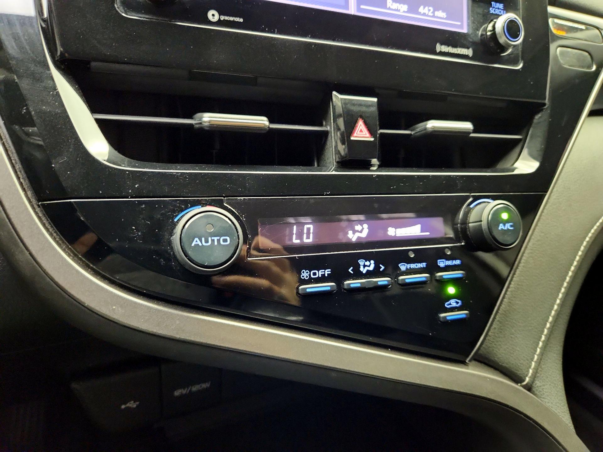 Thumbnail: 2021 Toyota Camry - 16