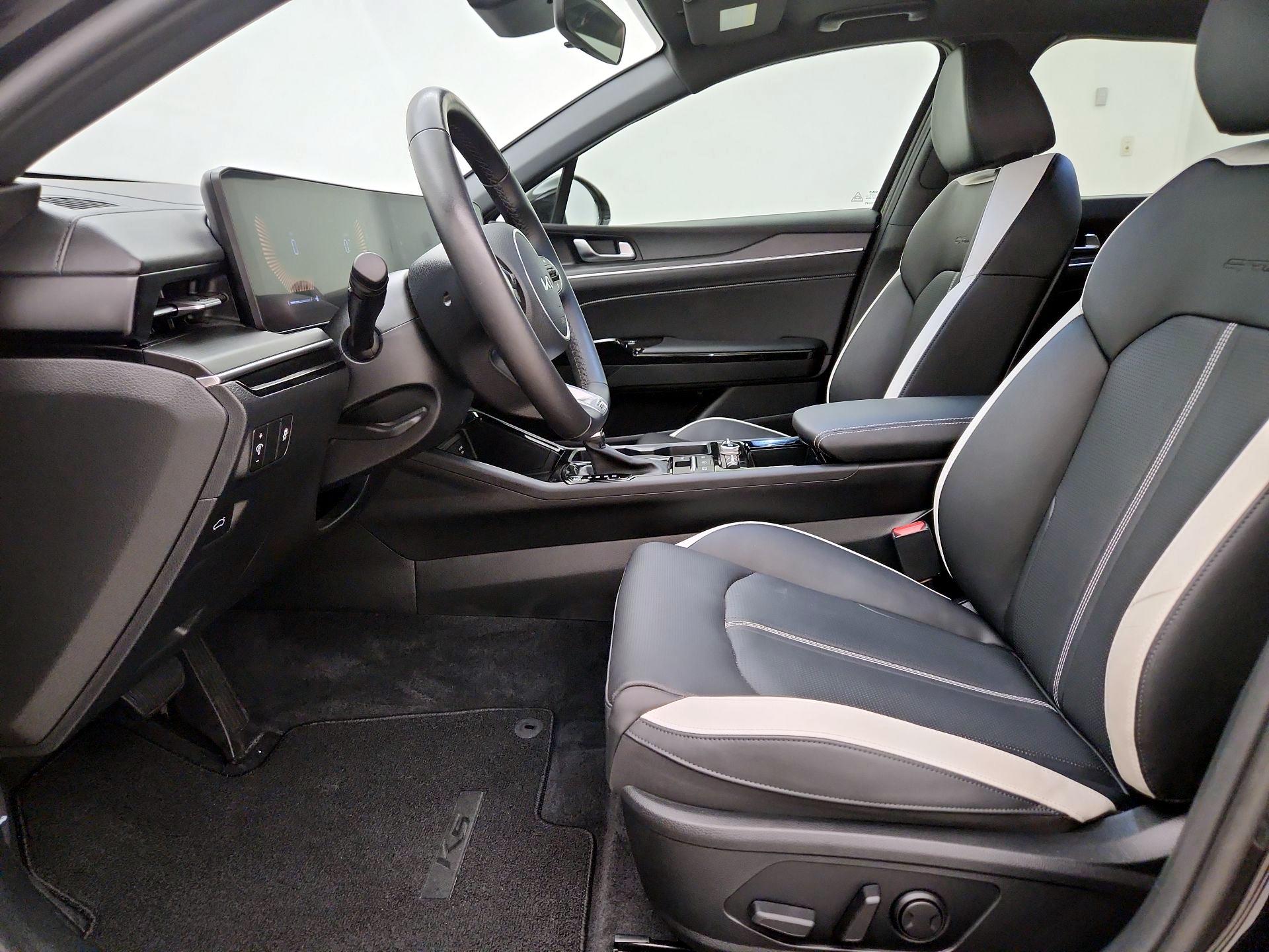 Thumbnail: 2025 Kia K5 - 11