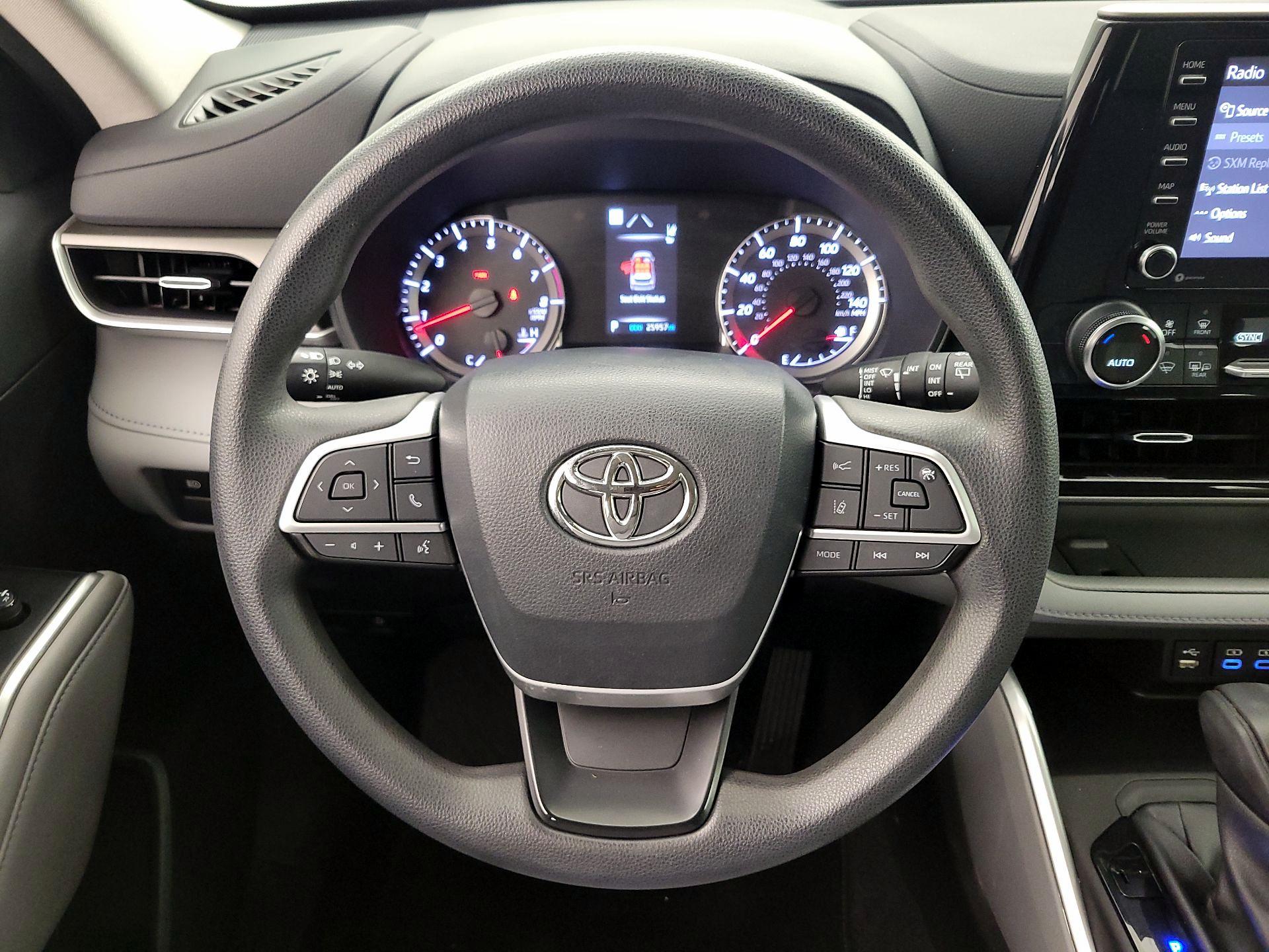 Thumbnail: 2022 Toyota Highlander - 10